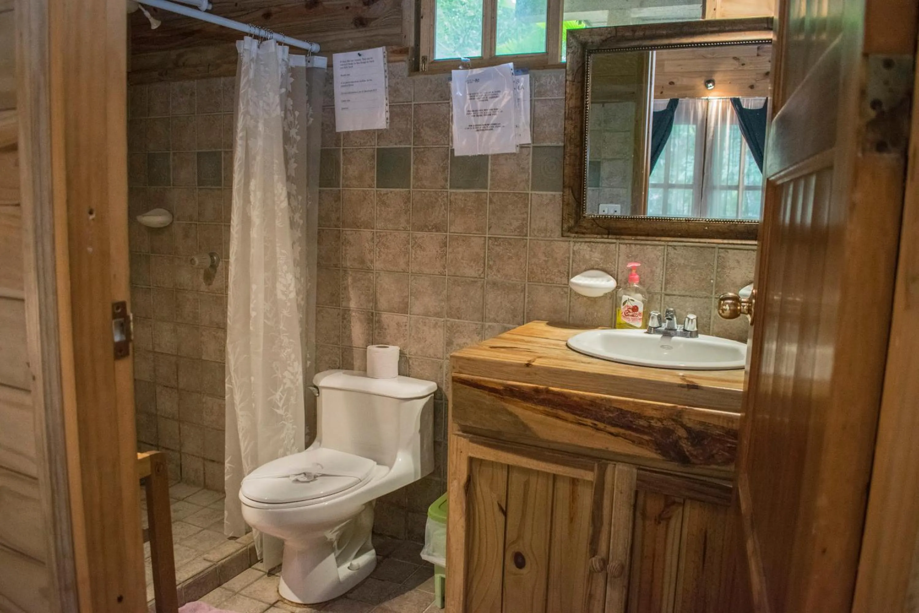 Bathroom in Hotel Bugabutik