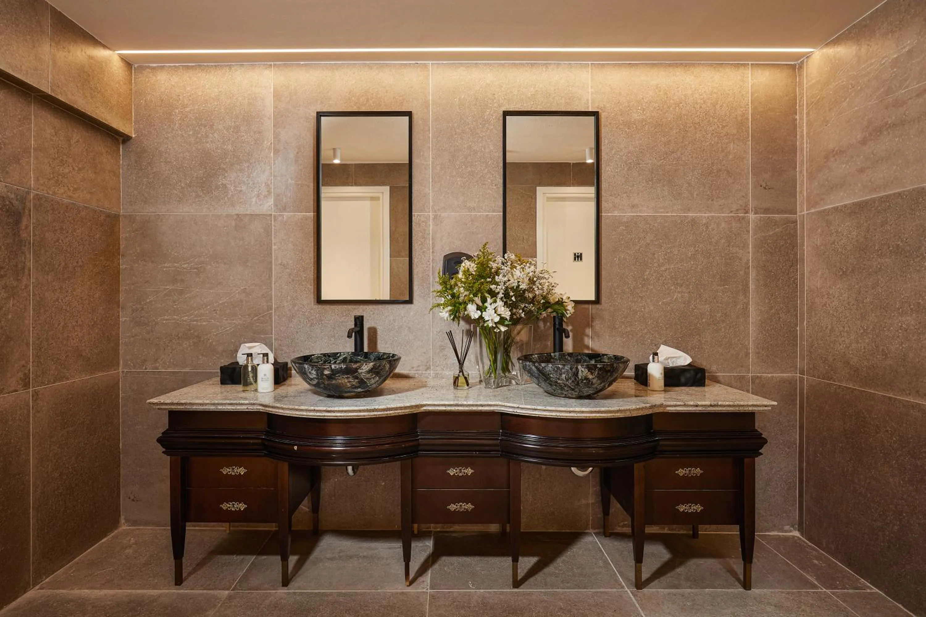 Restaurant/places to eat in MiraMe Athens Boutique Hotel