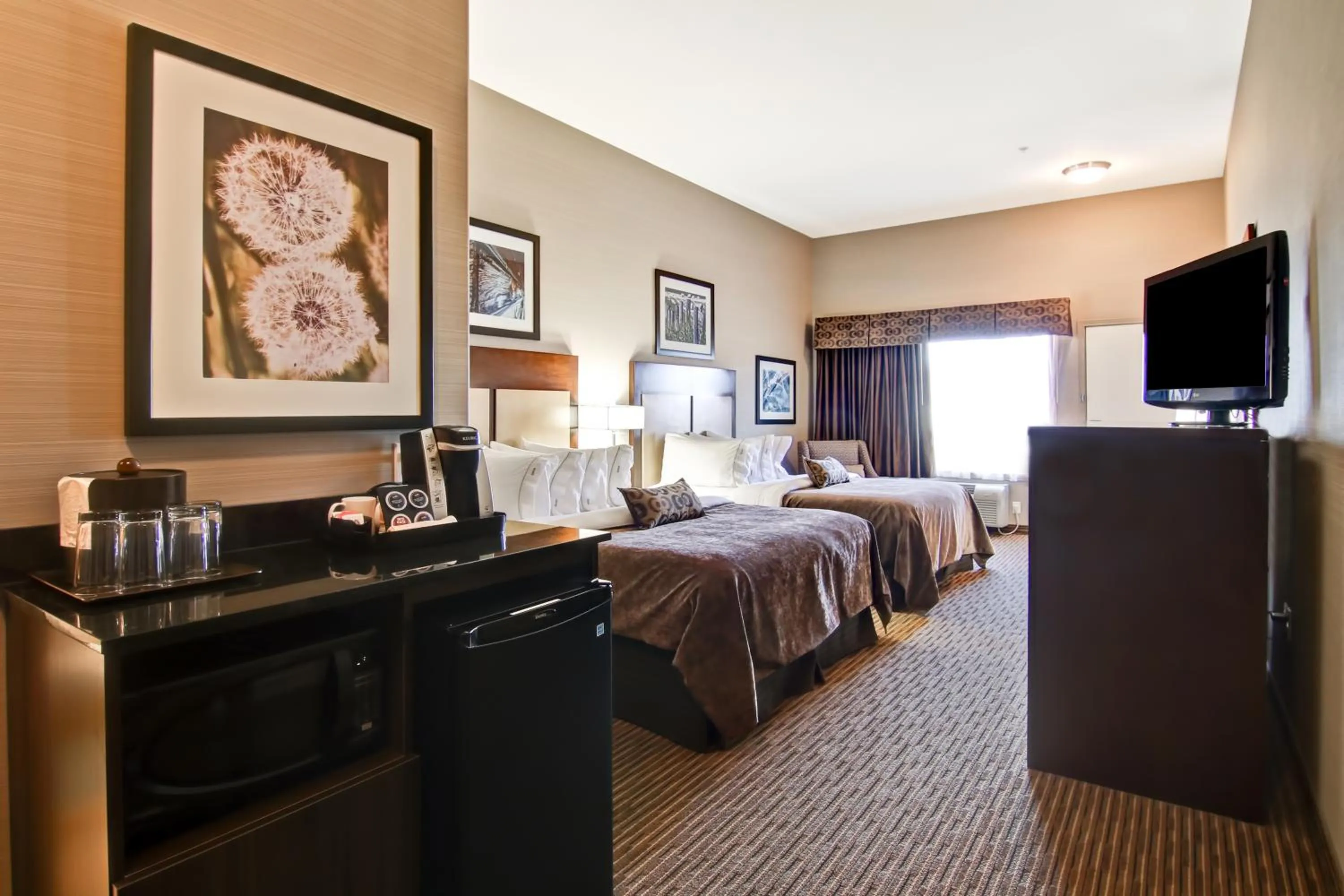 Coffee/tea facilities, Bed in Canalta Hotel Assiniboia