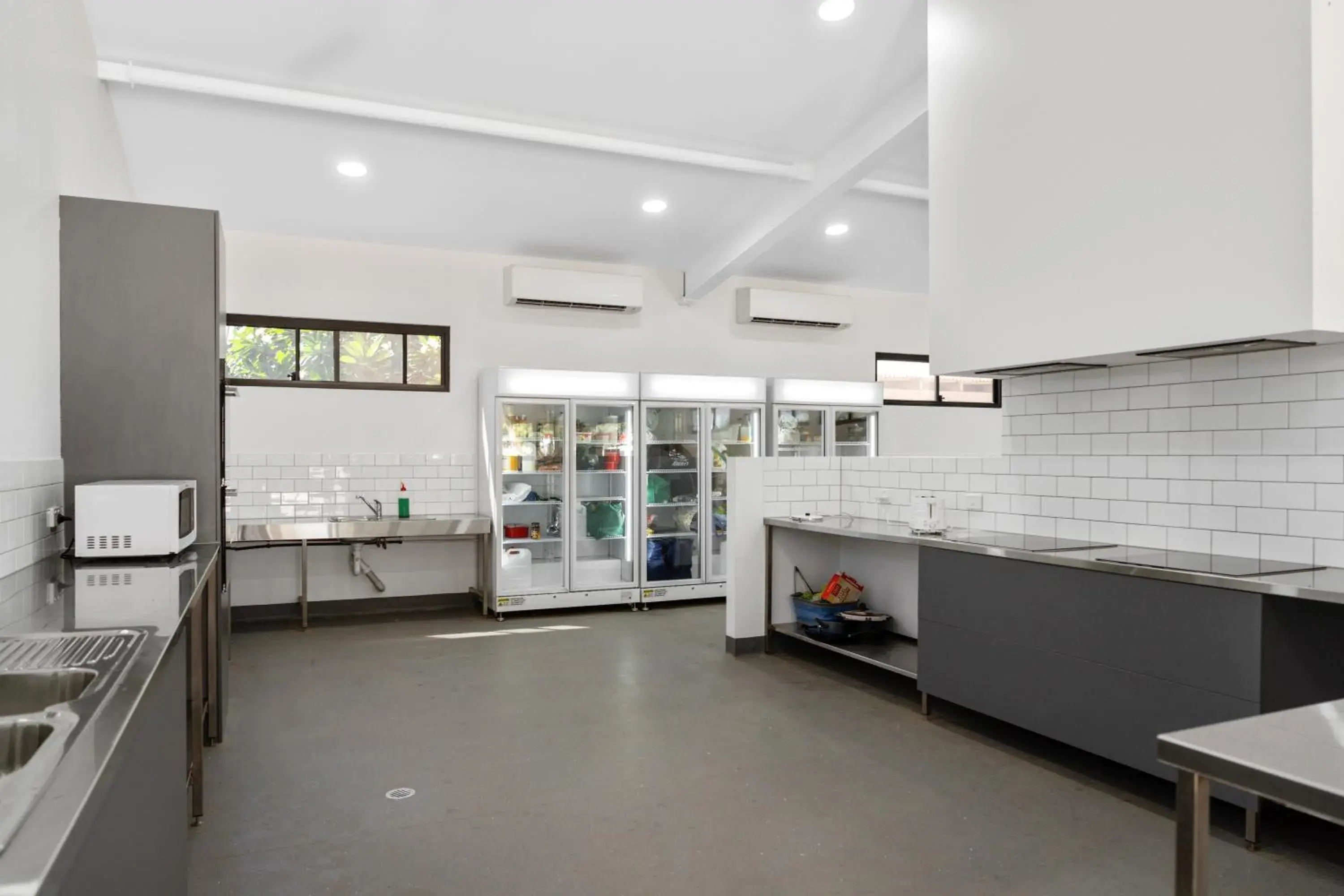 Queen Room with Shared Bathroom in Ningaloo Caravan and Holiday Resort Queen Room with Shared Bathroom in Ningaloo Caravan and Holiday Resort