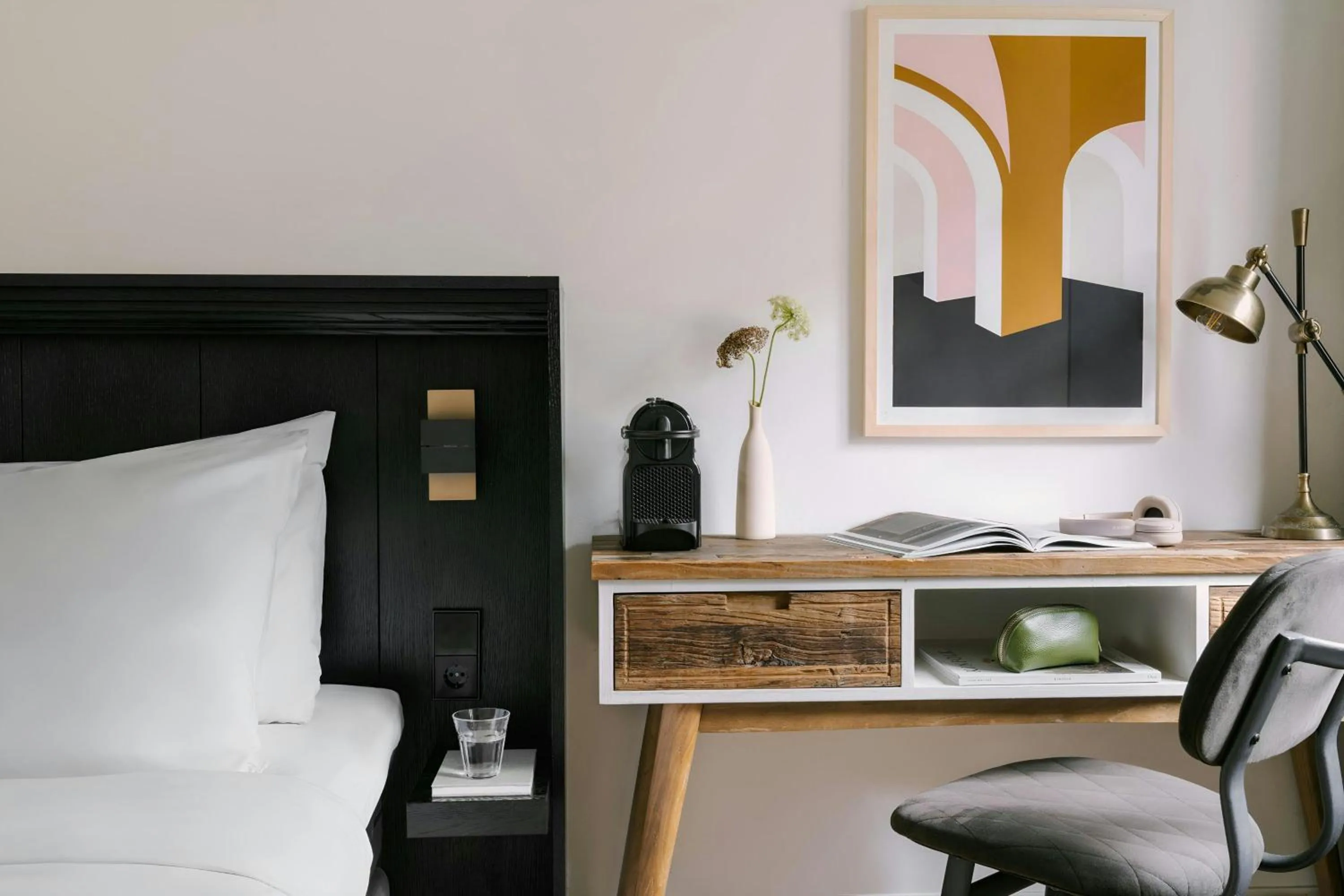 Bedroom in Park House Hotel Museum Quarter, Sonder by Marriott Bonvoy