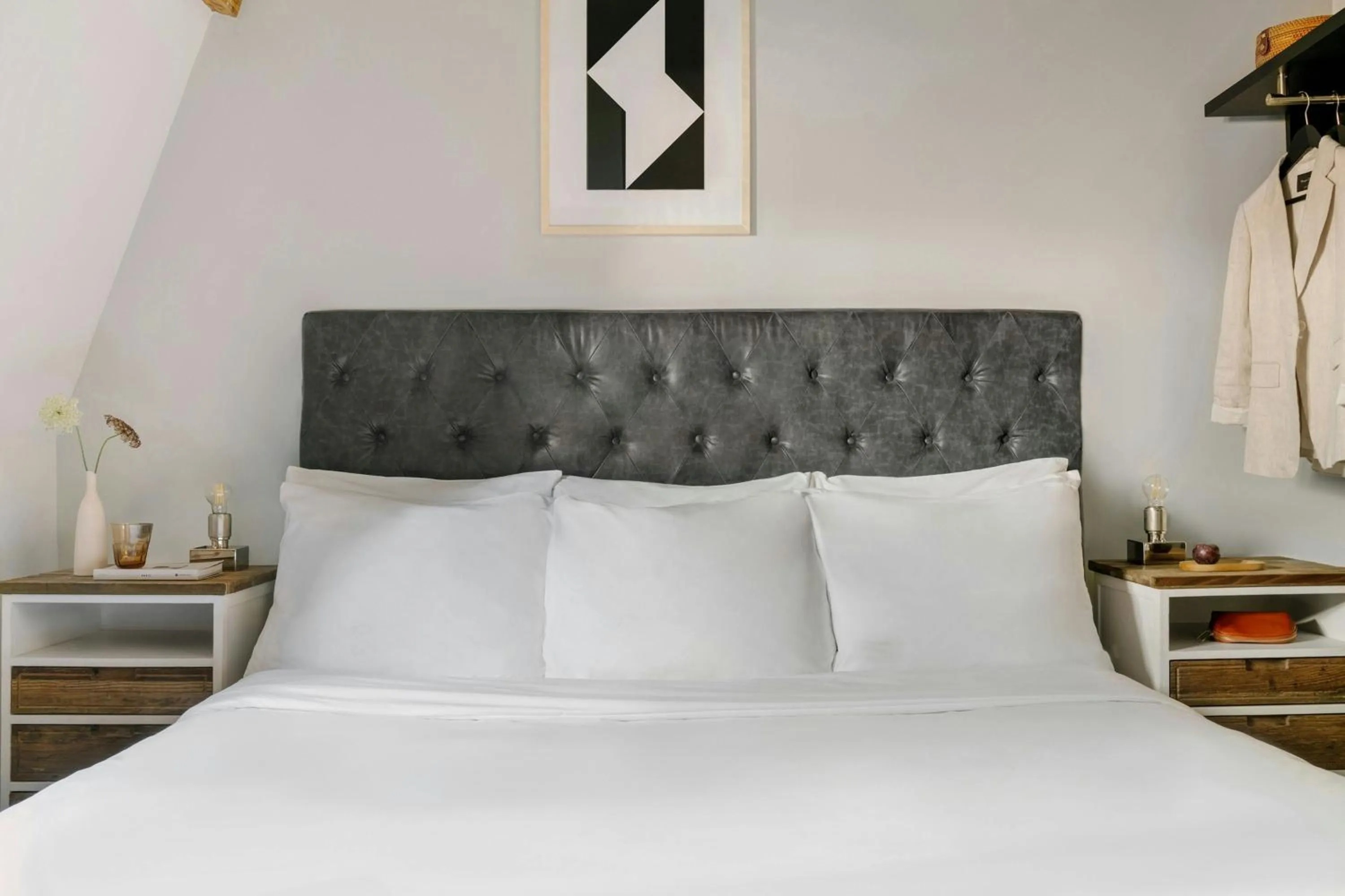 Photo of the whole room in Park House Hotel Museum Quarter, Sonder by Marriott Bonvoy