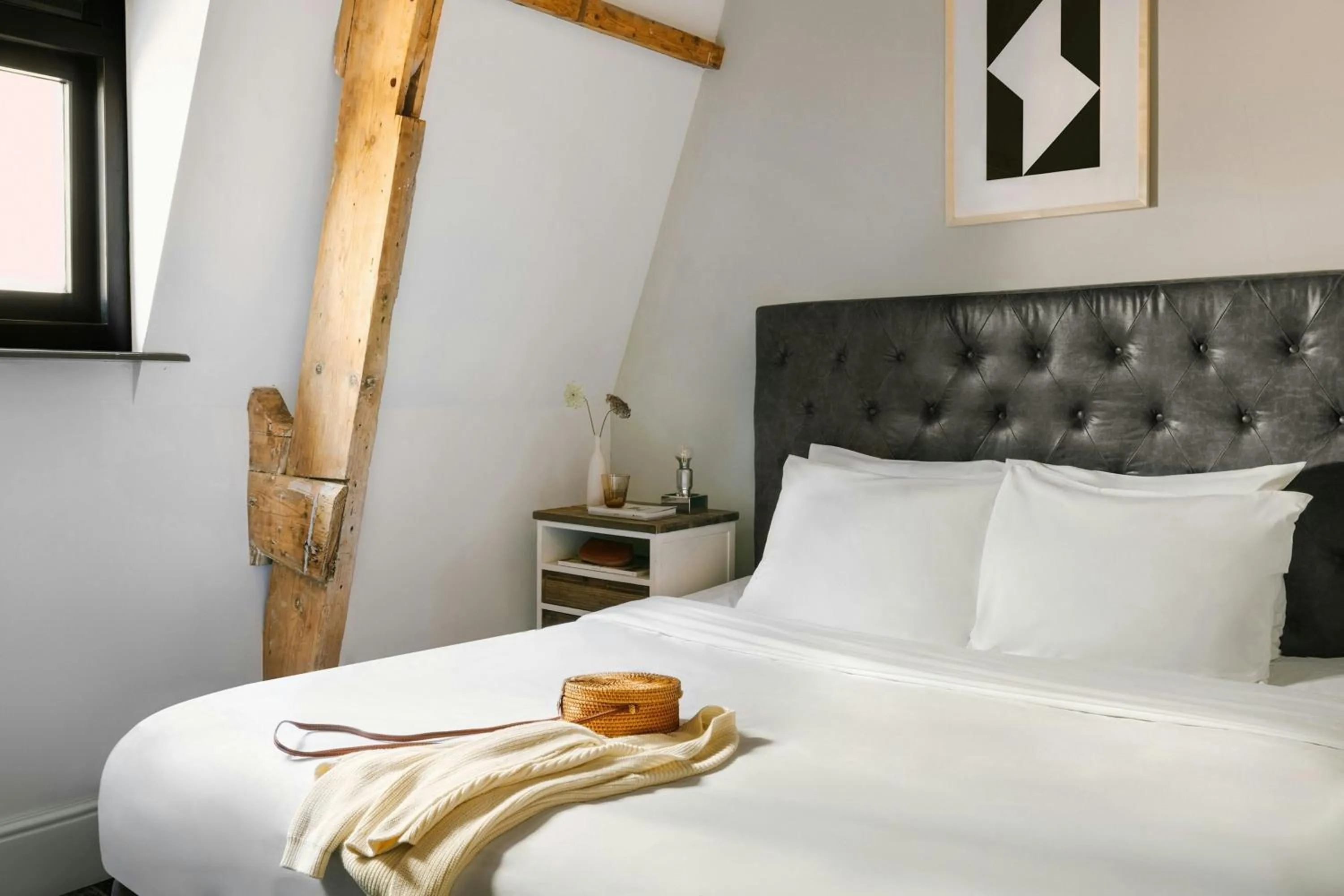 Photo of the whole room in Park House Hotel Museum Quarter, Sonder by Marriott Bonvoy