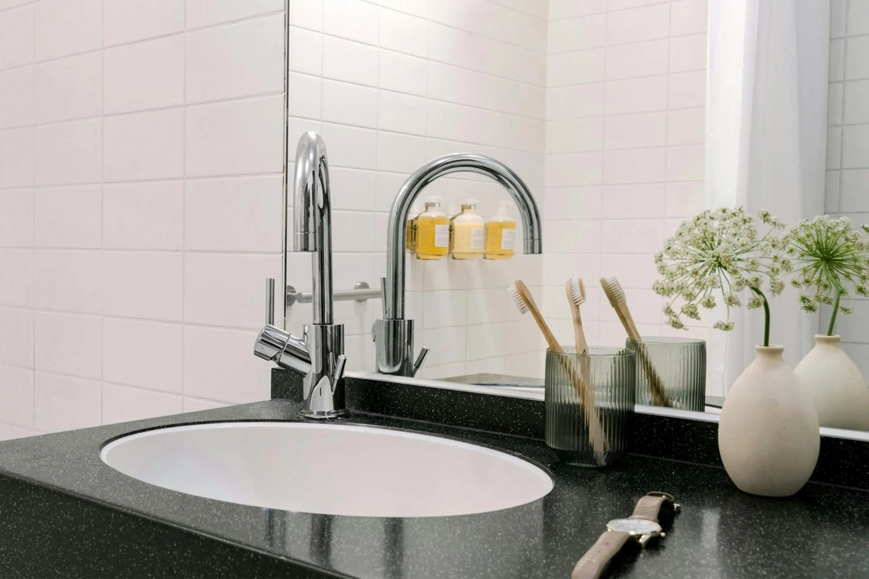 Bathroom in Park House Hotel Museum Quarter, Sonder by Marriott Bonvoy