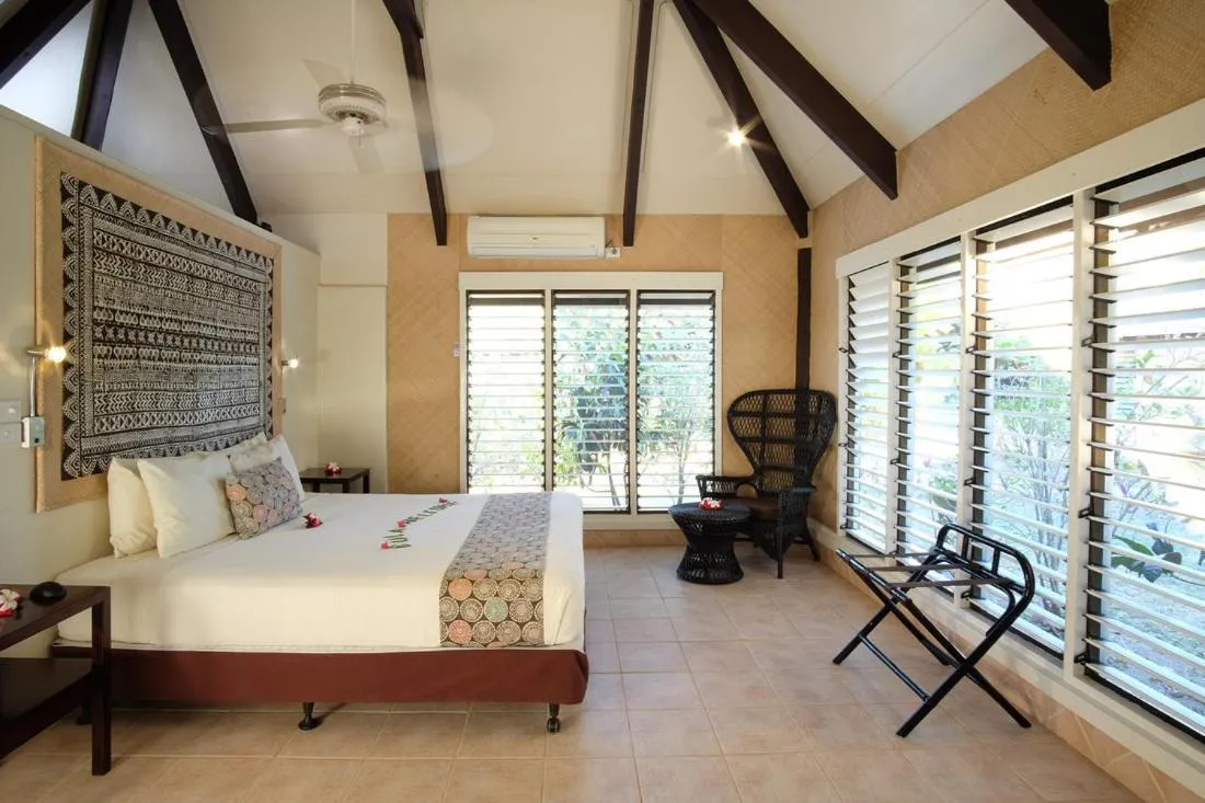 Bed in Musket Cove Island Resort