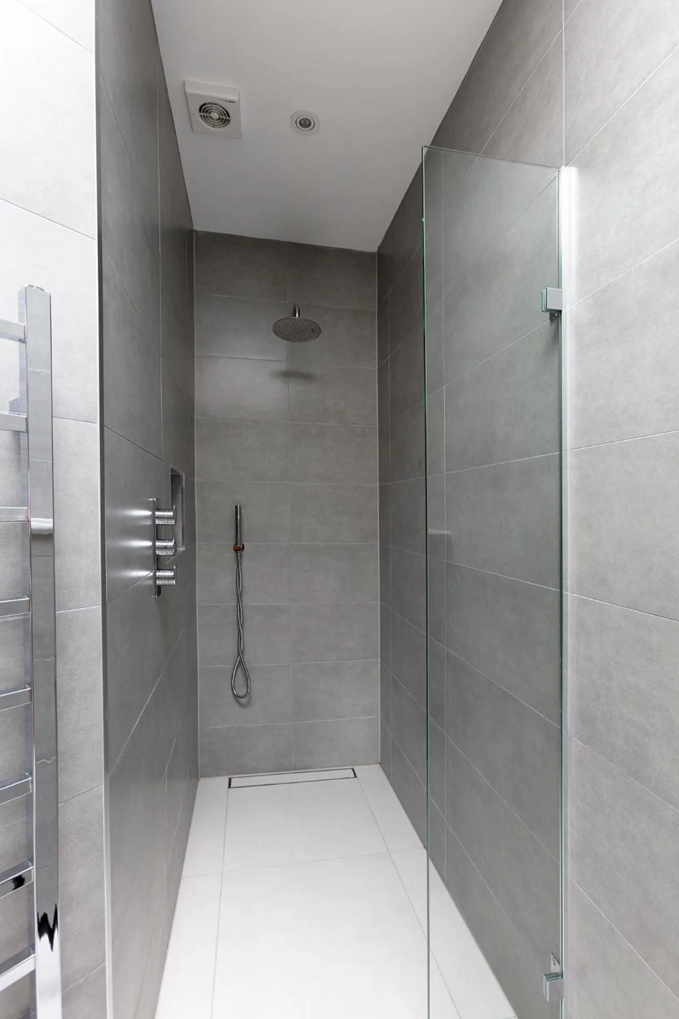 Immaculate Central Windsor Town House with parking