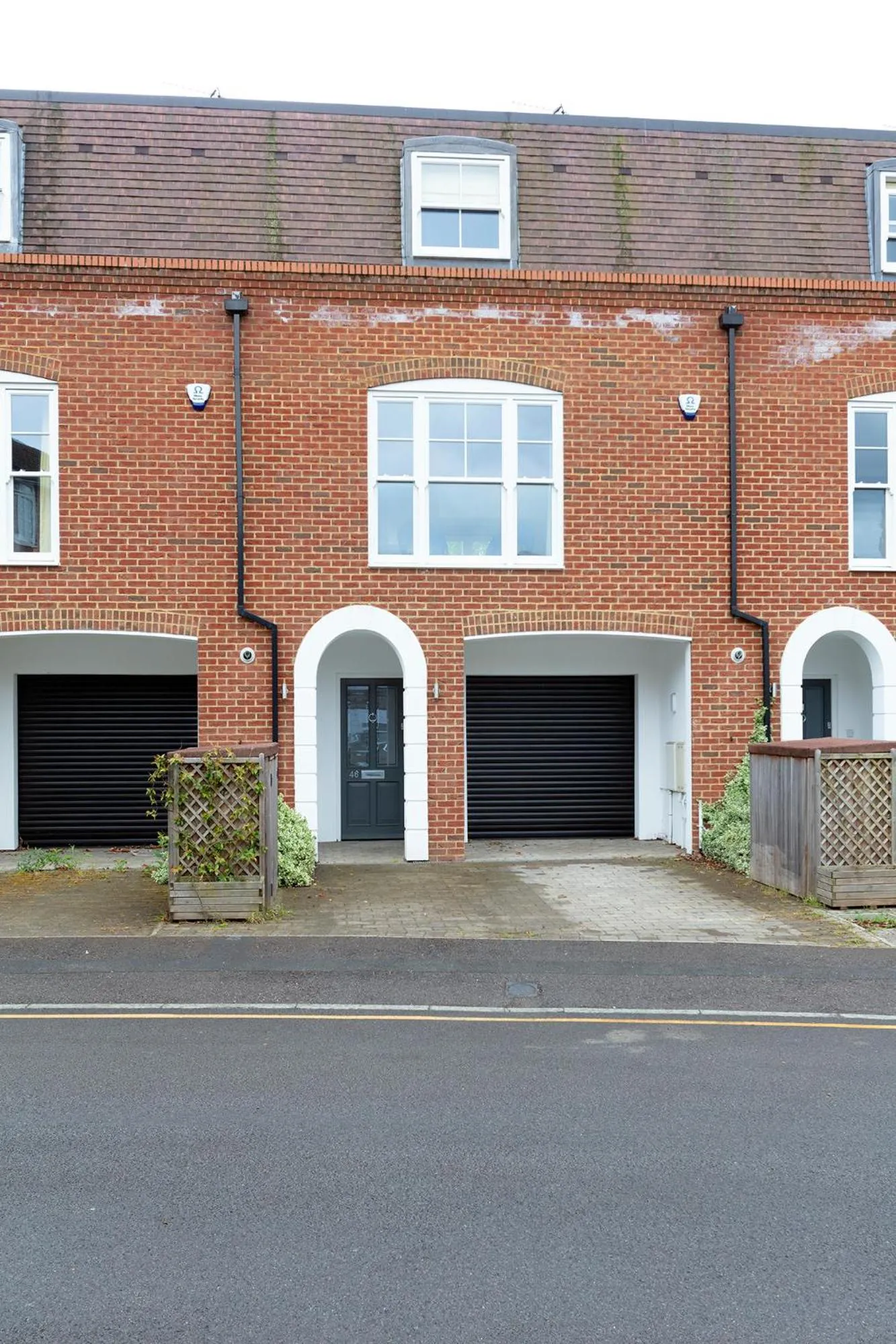 Immaculate Central Windsor Town House with parking