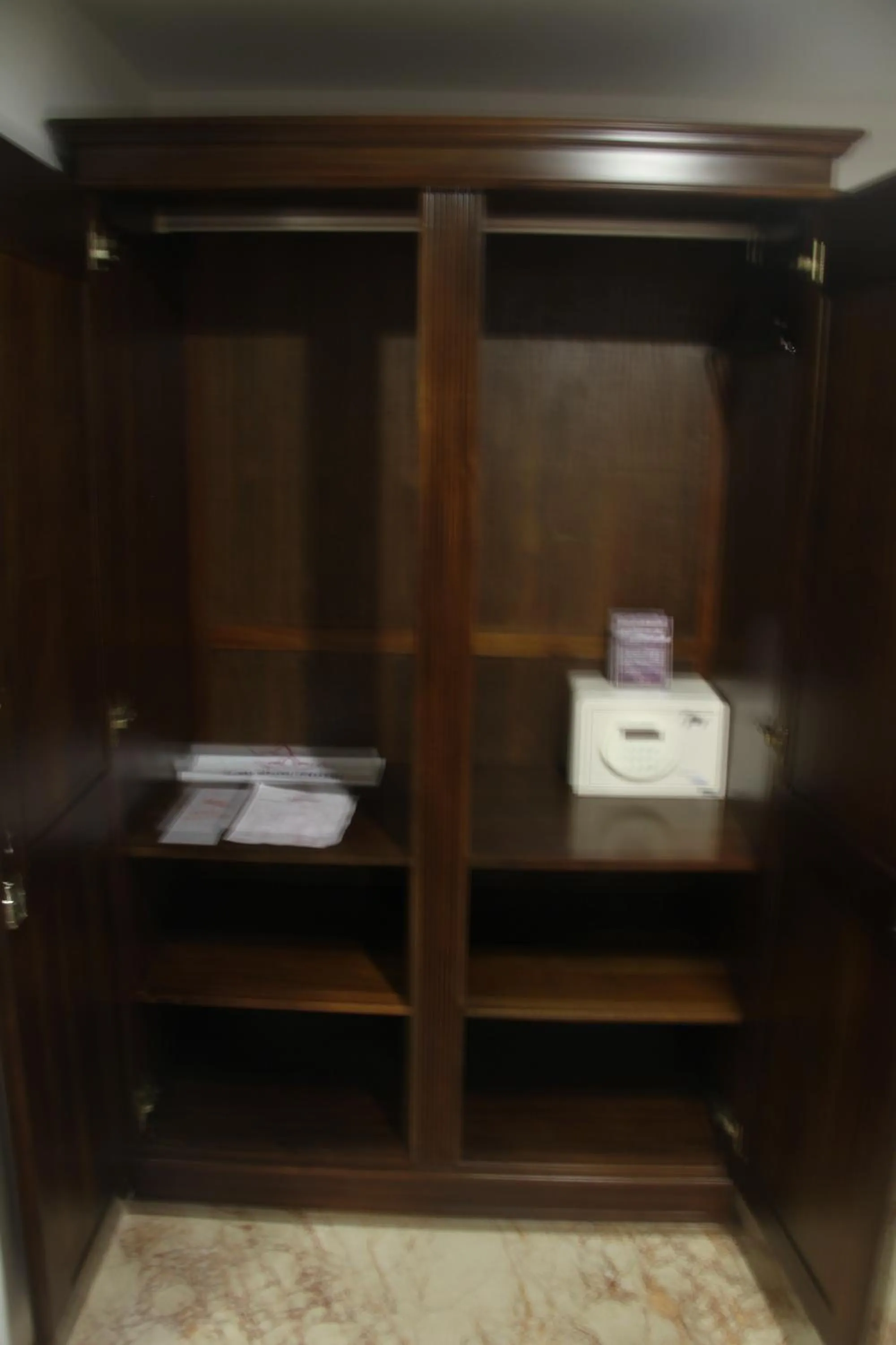 Area and facilities in Lakshmi Hotel