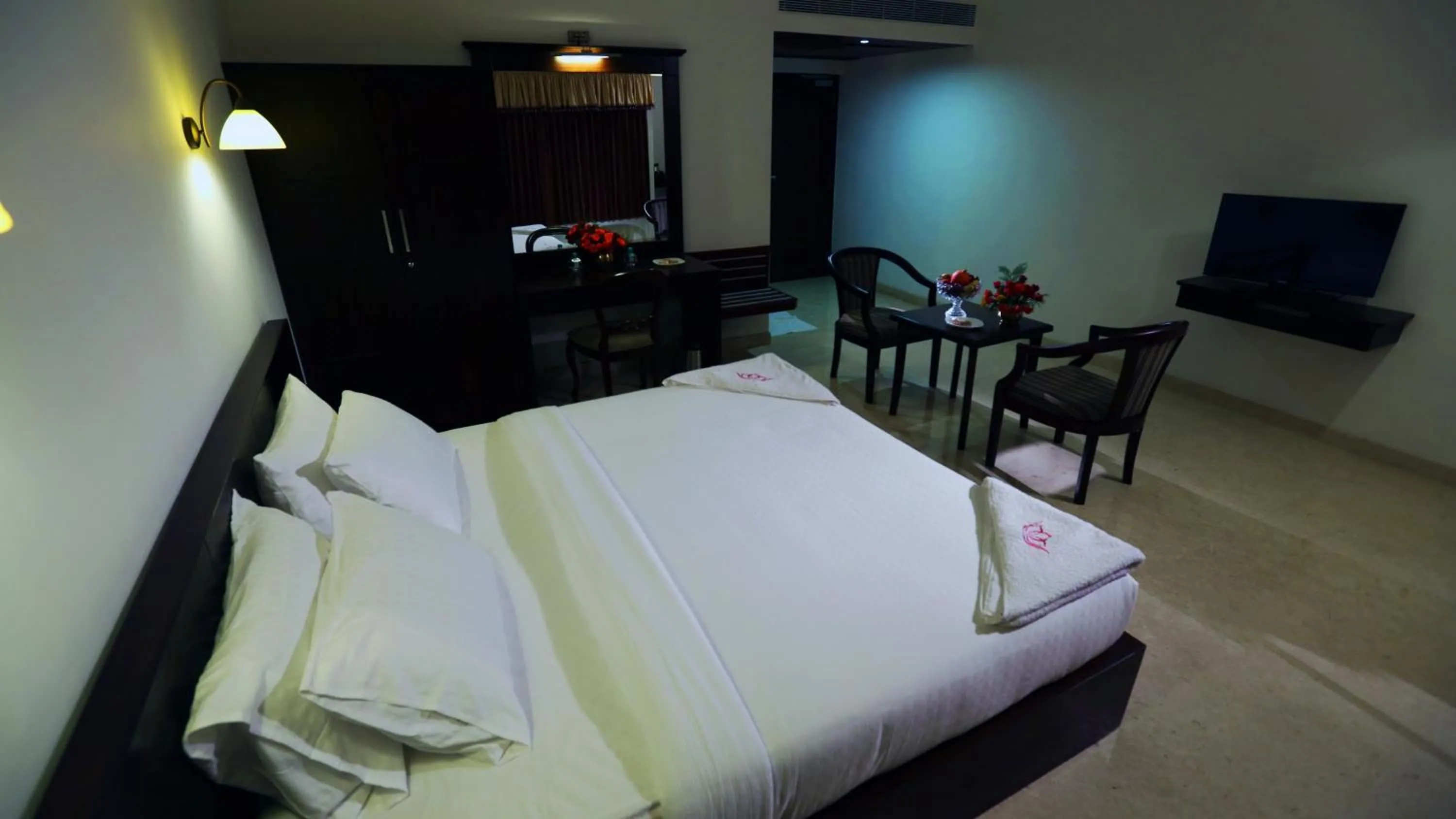 bunk bed in Lakshmi Hotel