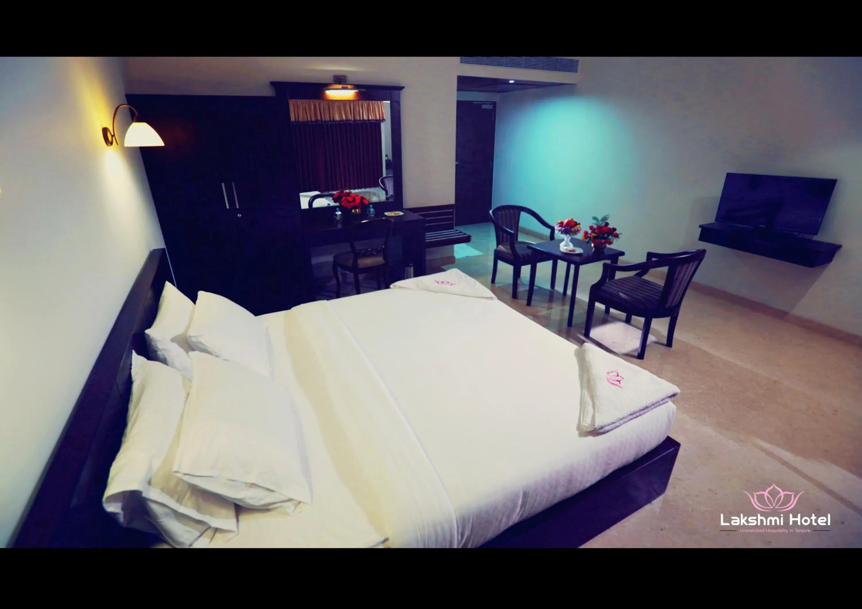 bunk bed in Lakshmi Hotel