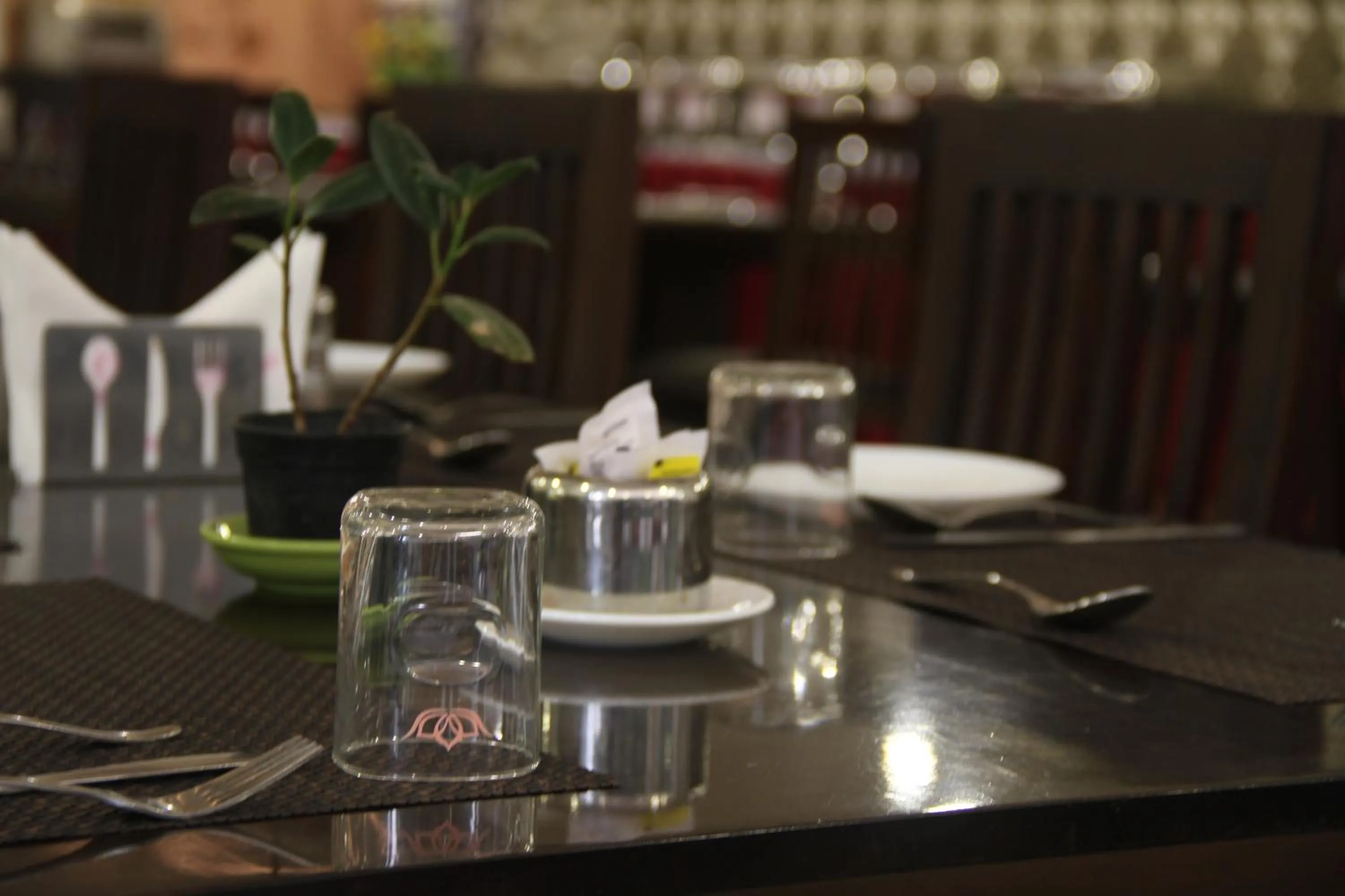 Restaurant/places to eat in Lakshmi Hotel