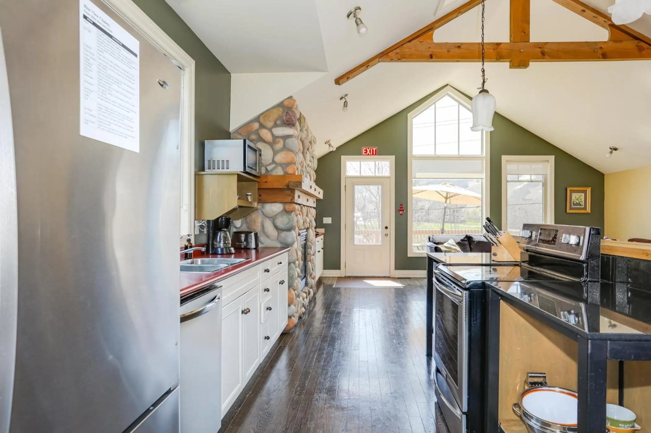 Kitchen or kitchenette in Blue View 5 Chalet