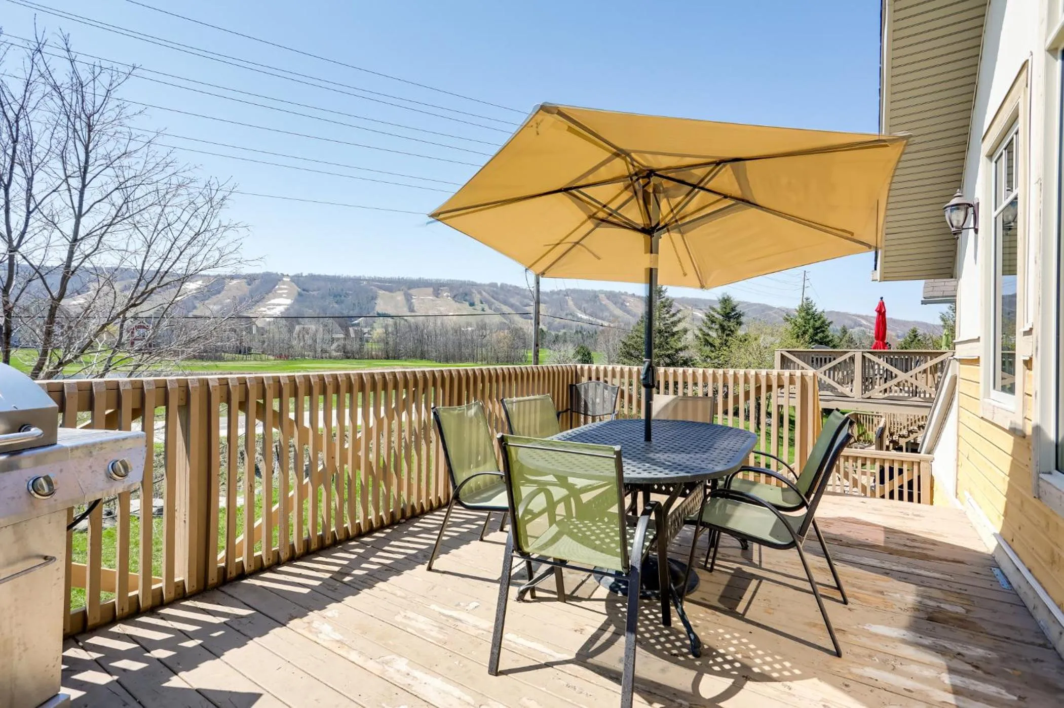 Patio in Blue View 5 Chalet