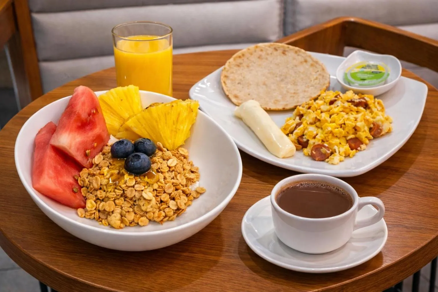 Breakfast in Hotel Plaza Doce