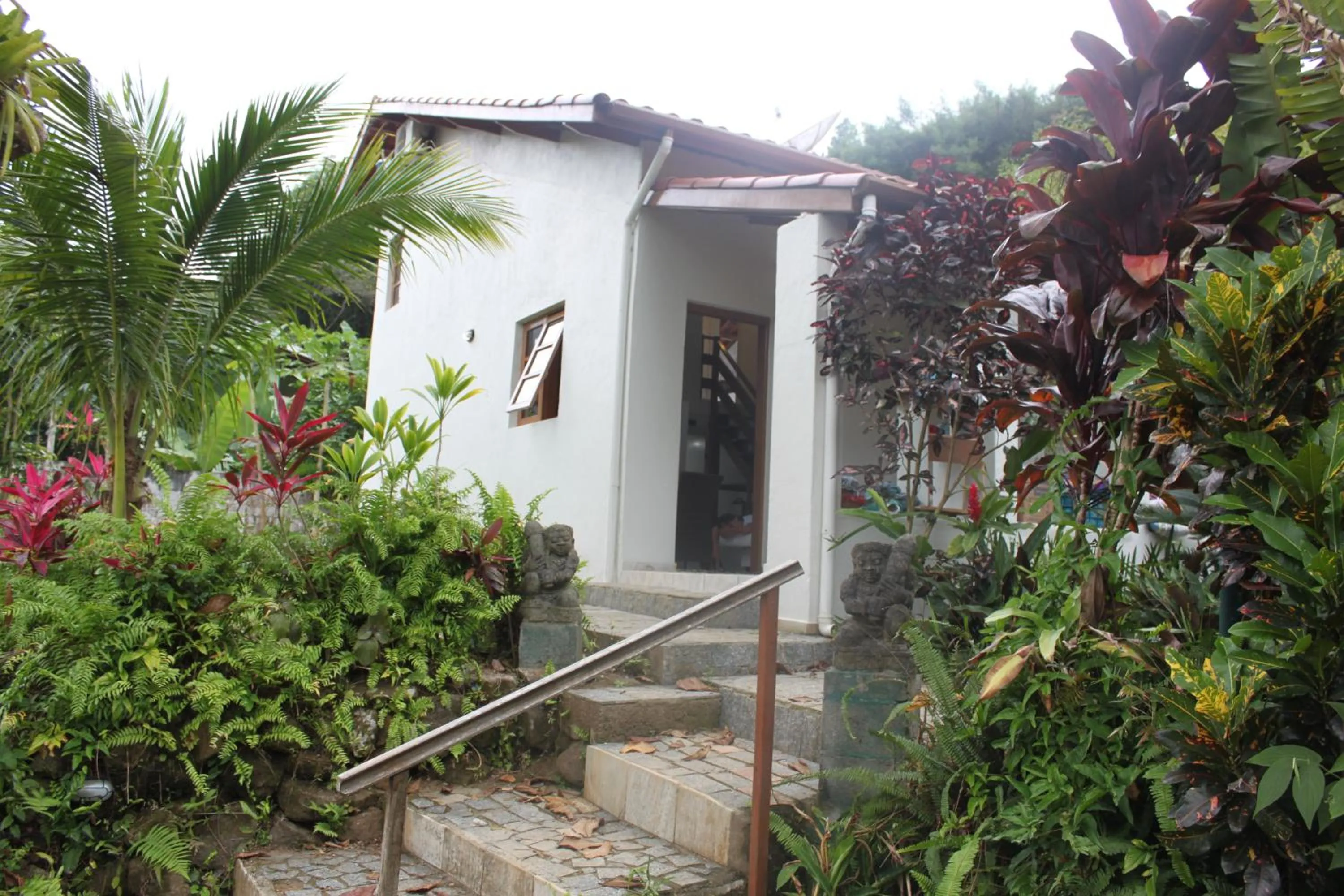 Facade/entrance in Piscina climatizada, jacuzzi e com grande área verde