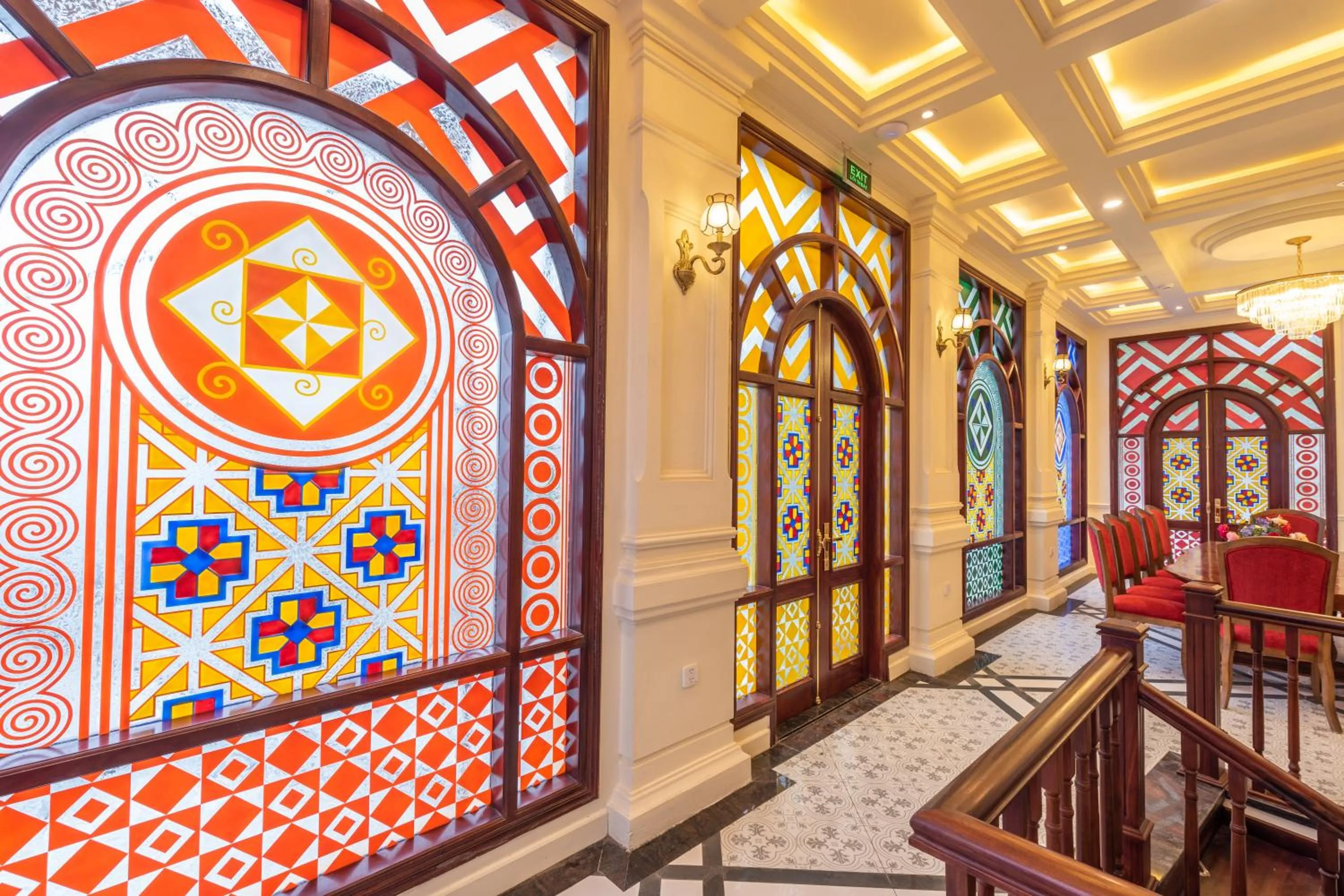 hair dresser in Cat Cat Galerie d’Art