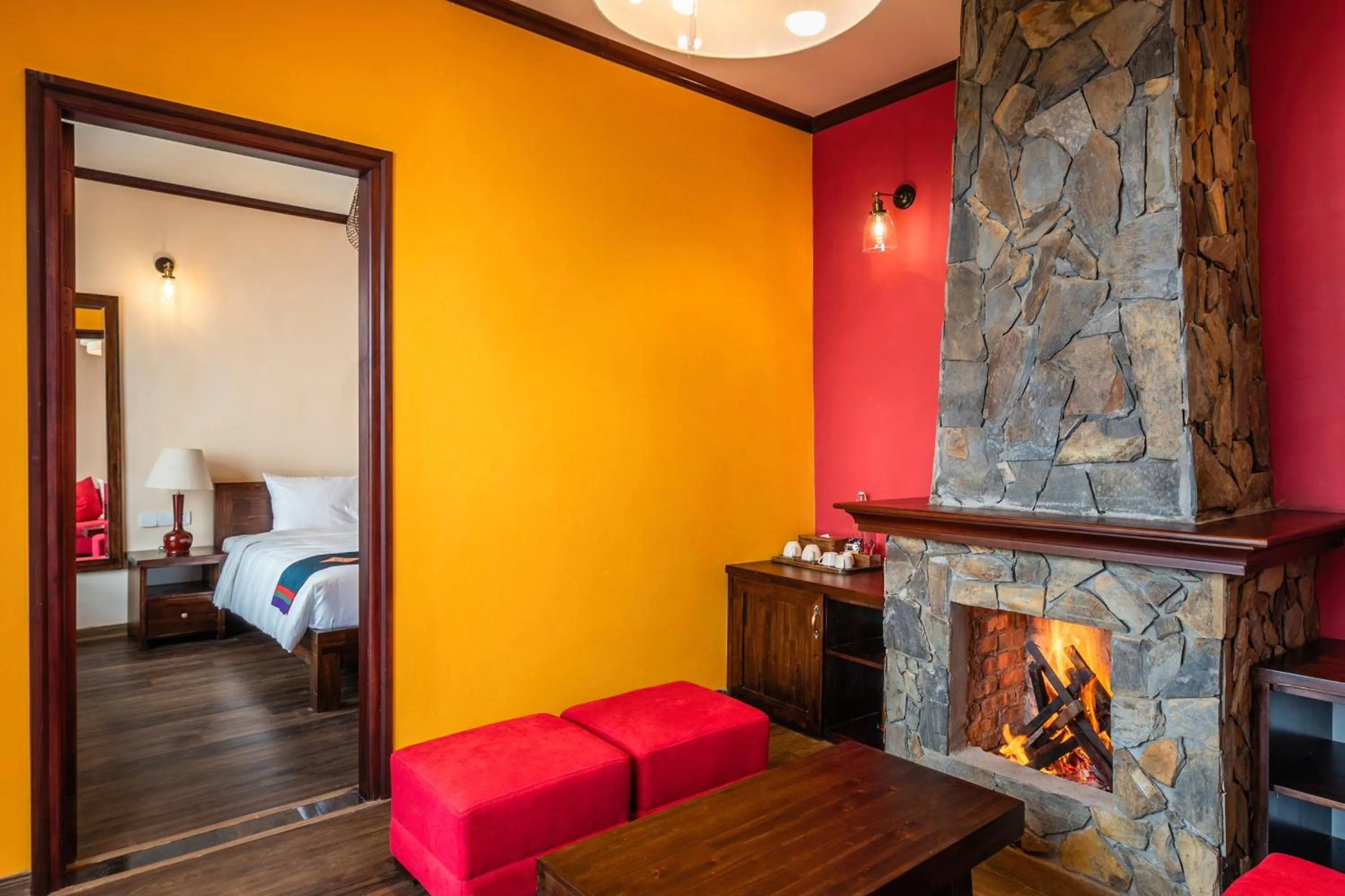 Bed in Cat Cat Galerie d’Art