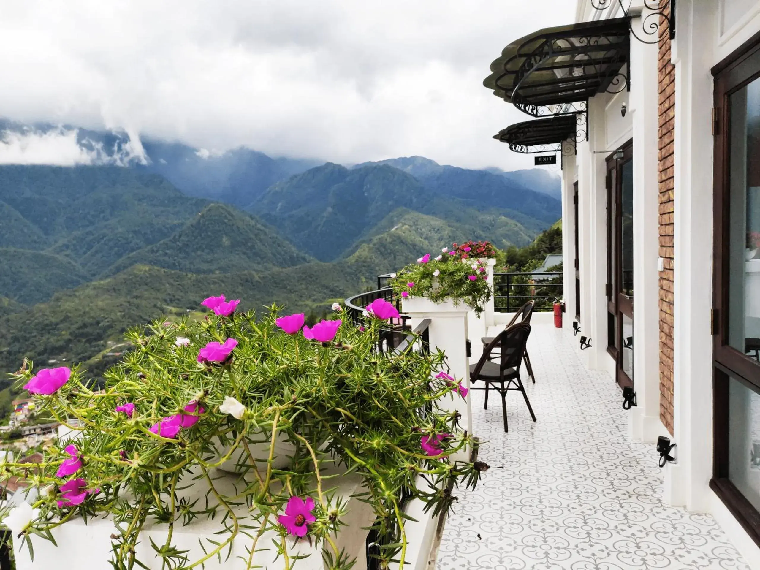 Deluxe Double Mountain View in Cat Cat Galerie d’Art Deluxe Double Mountain View in Cat Cat Galerie d’Art