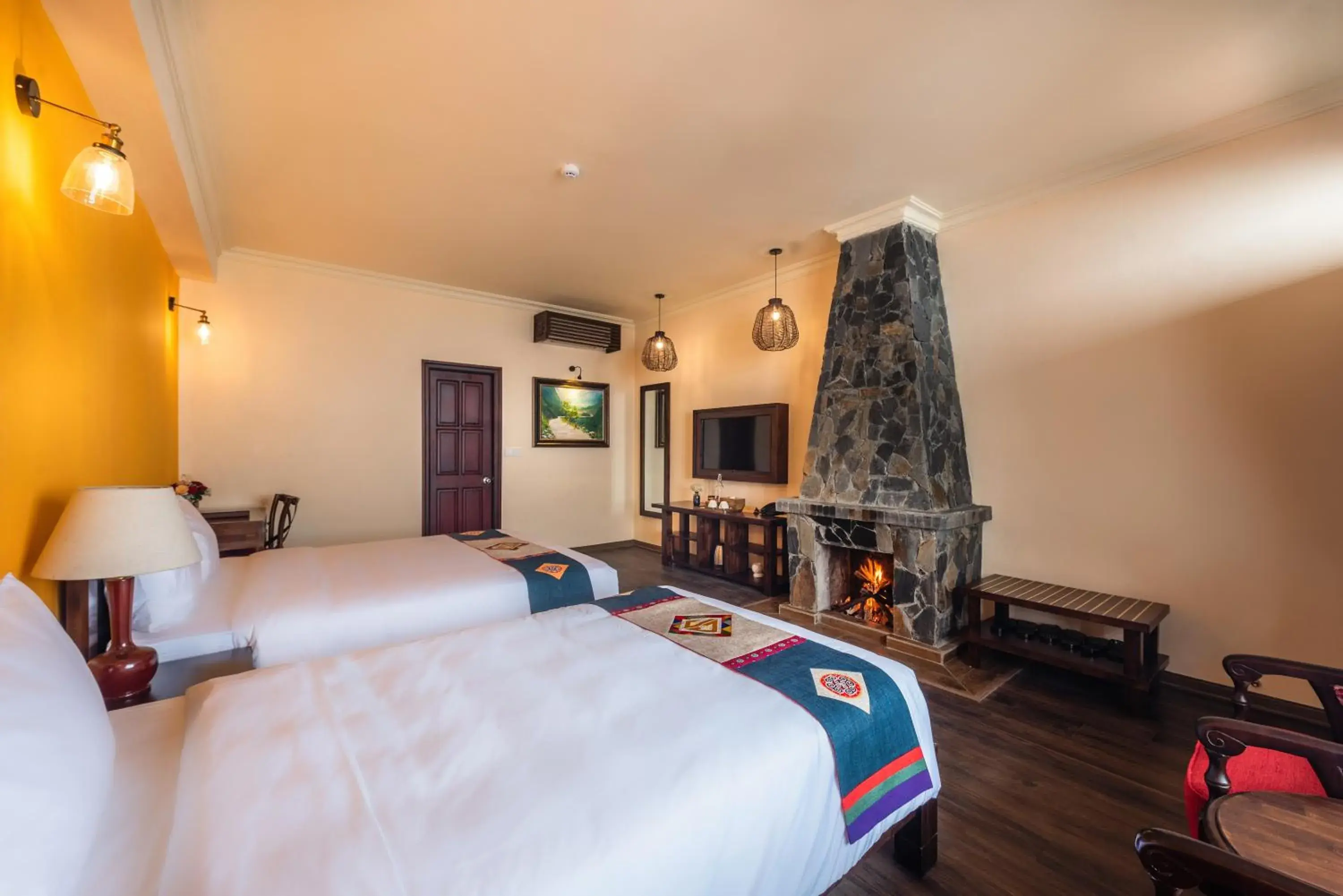 Family Suite with Balcony in Cat Cat Galerie d’Art Family Suite with Balcony in Cat Cat Galerie d’Art