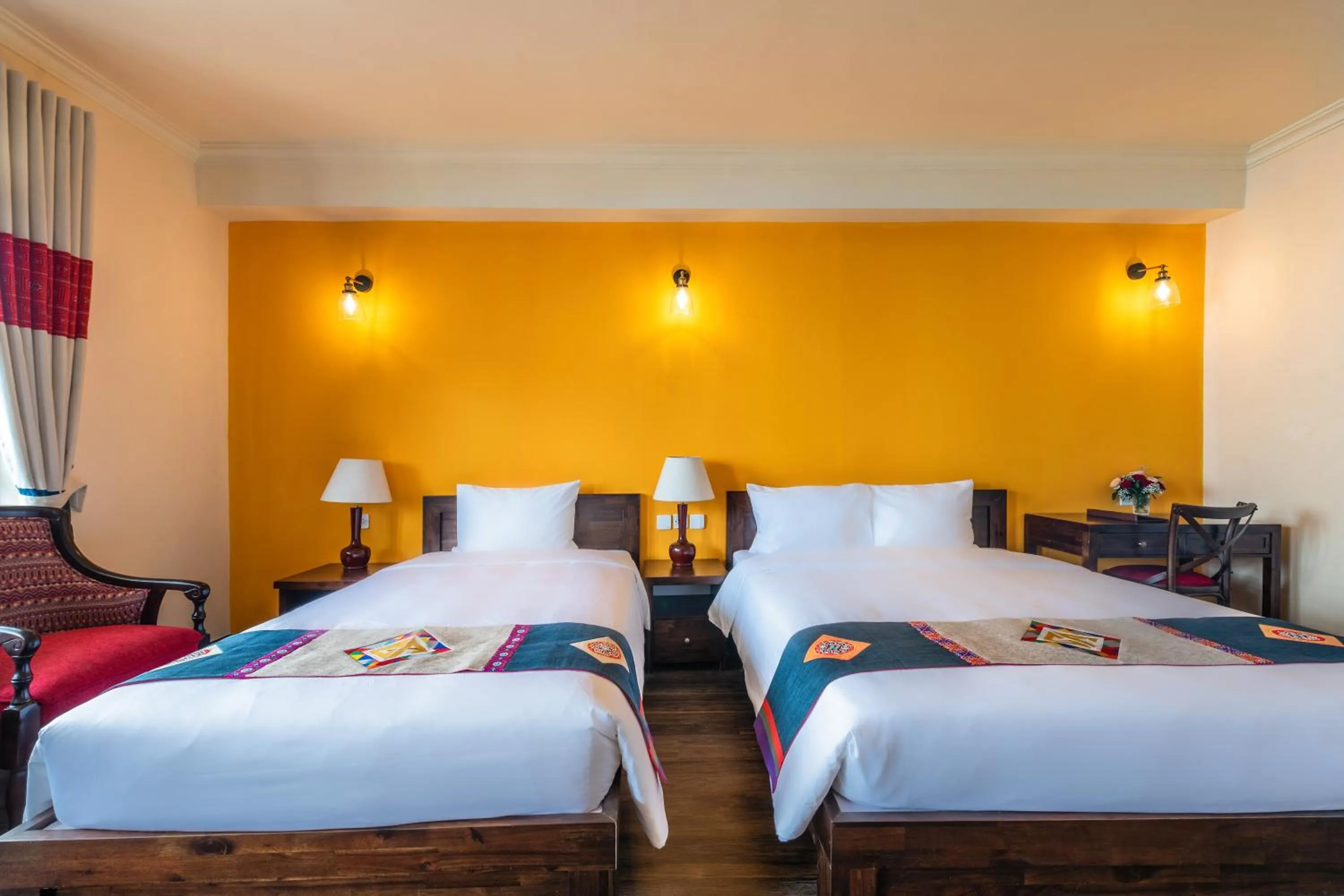 Bed in Cat Cat Galerie d’Art