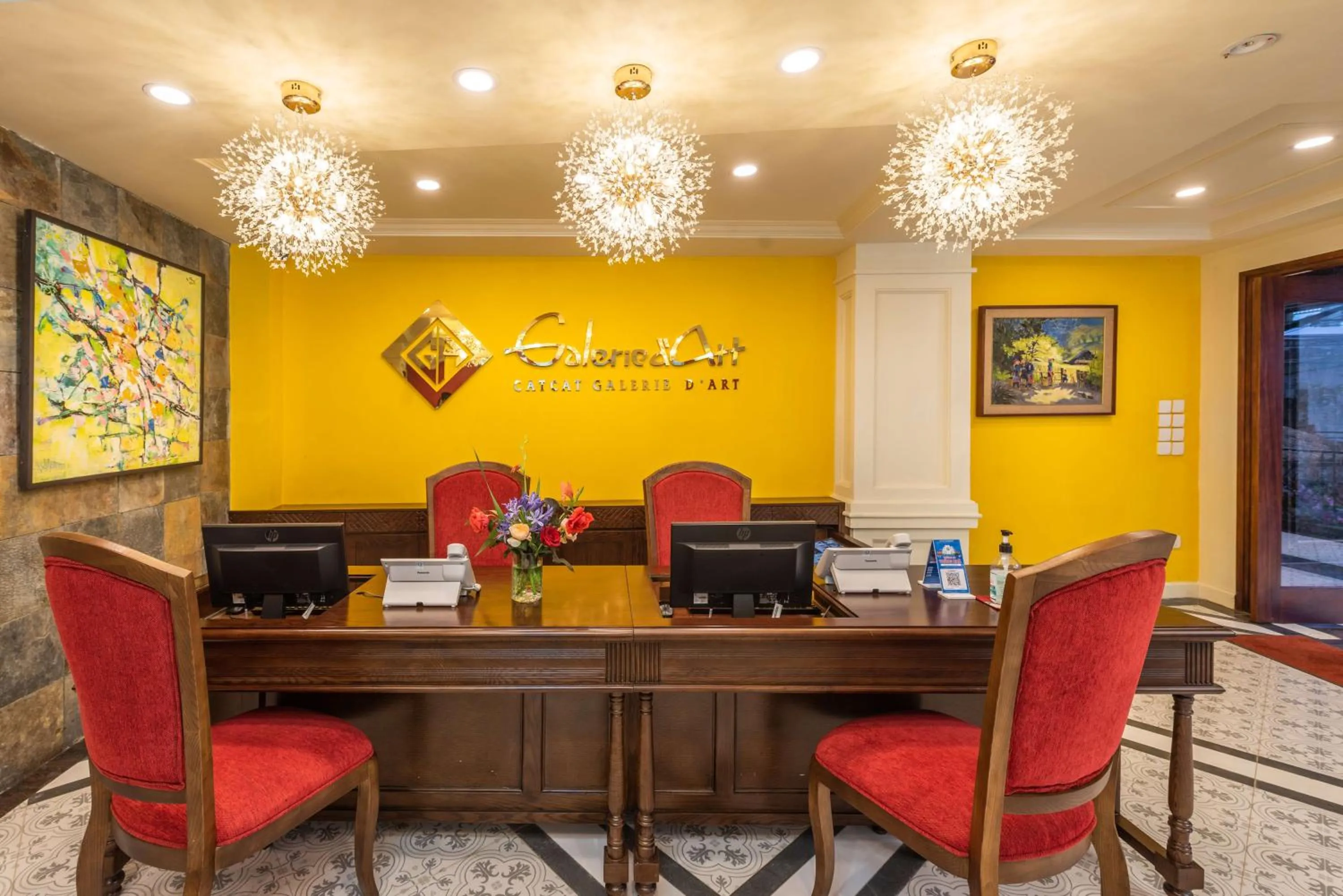 Cat Cat Galerie d’Art