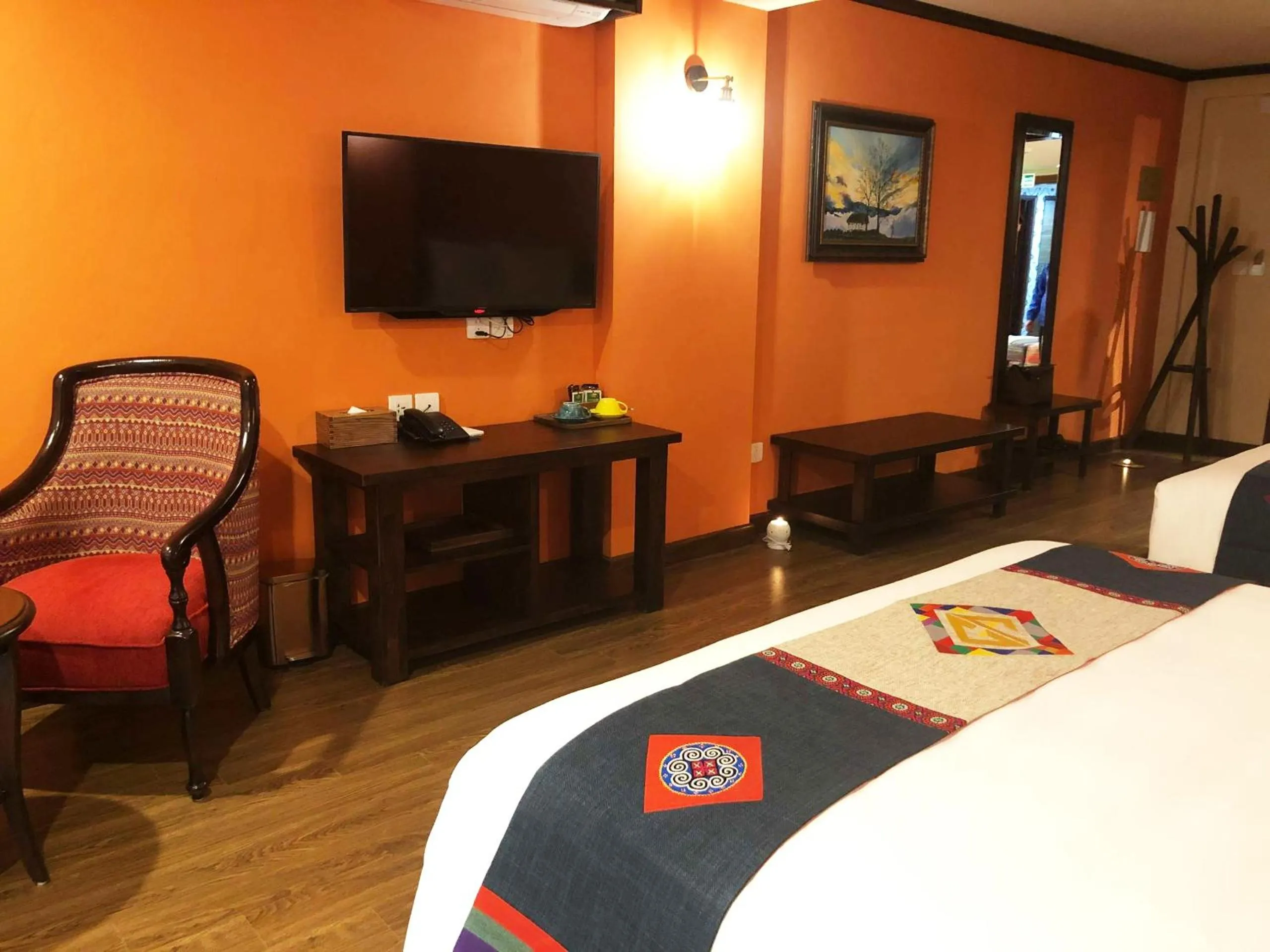 Bed in Cat Cat Galerie d’Art