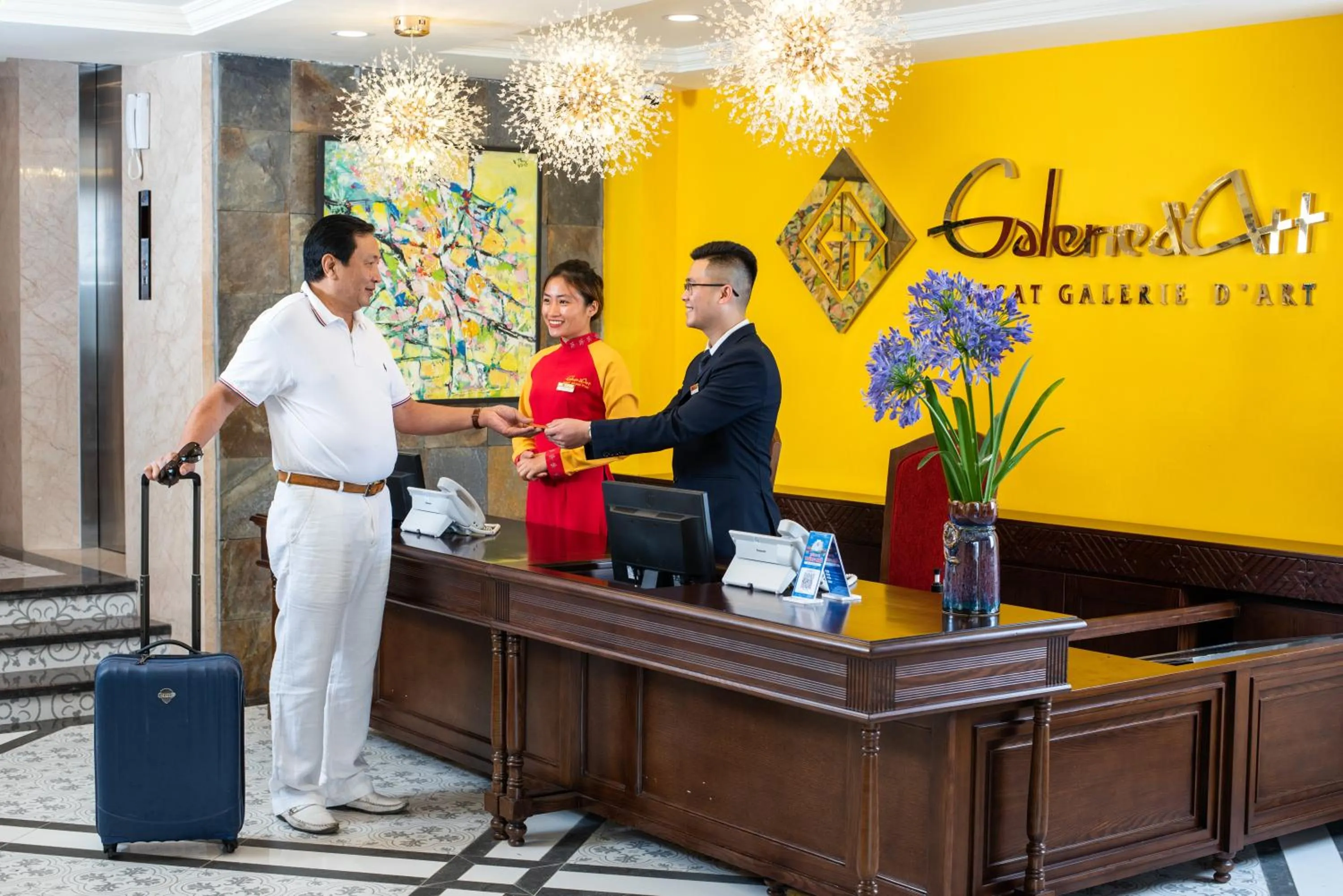 Lobby or reception in Cat Cat Galerie d’Art