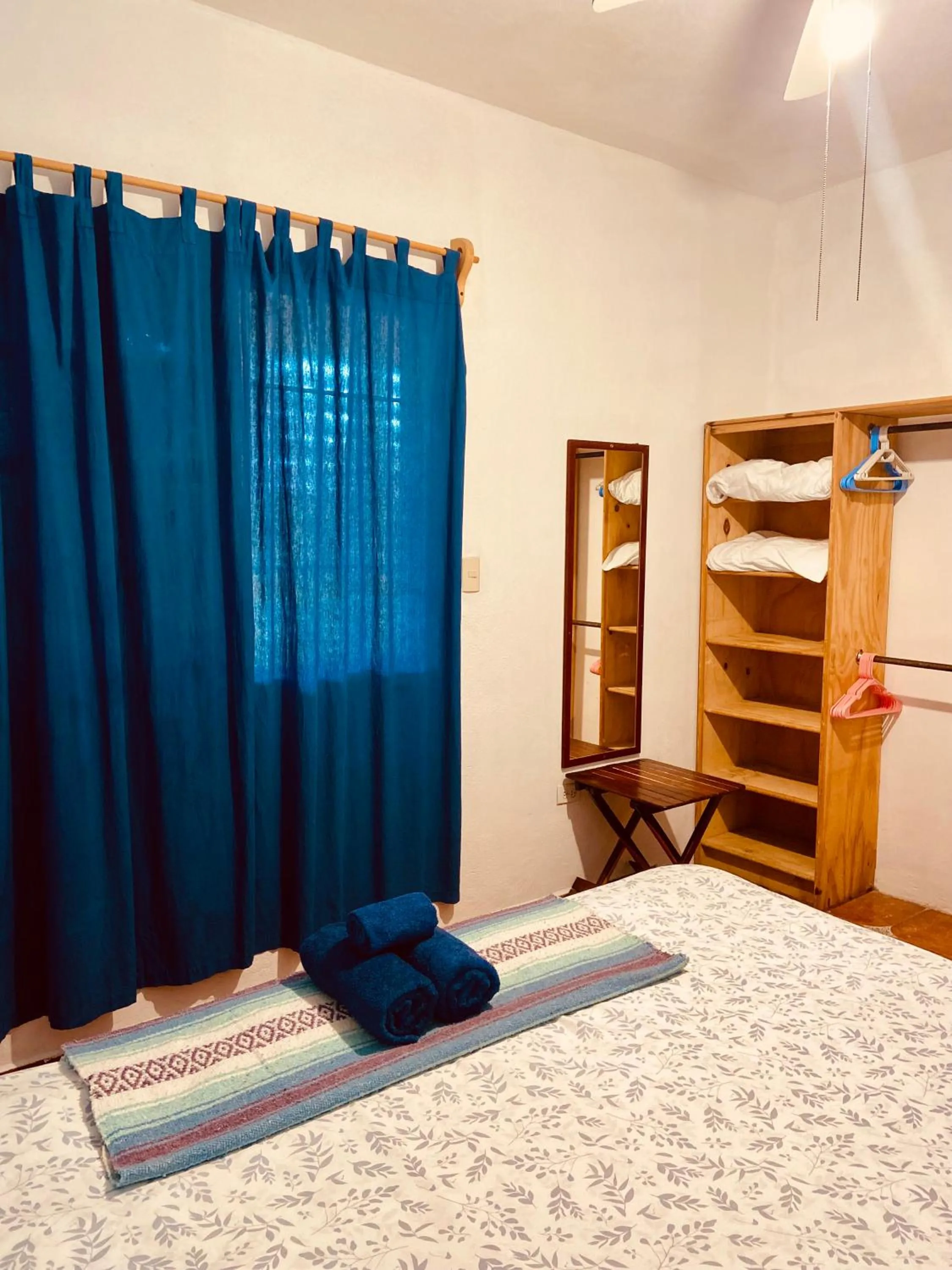 Photo of the whole room, Bed in Casa Kini en Cancún