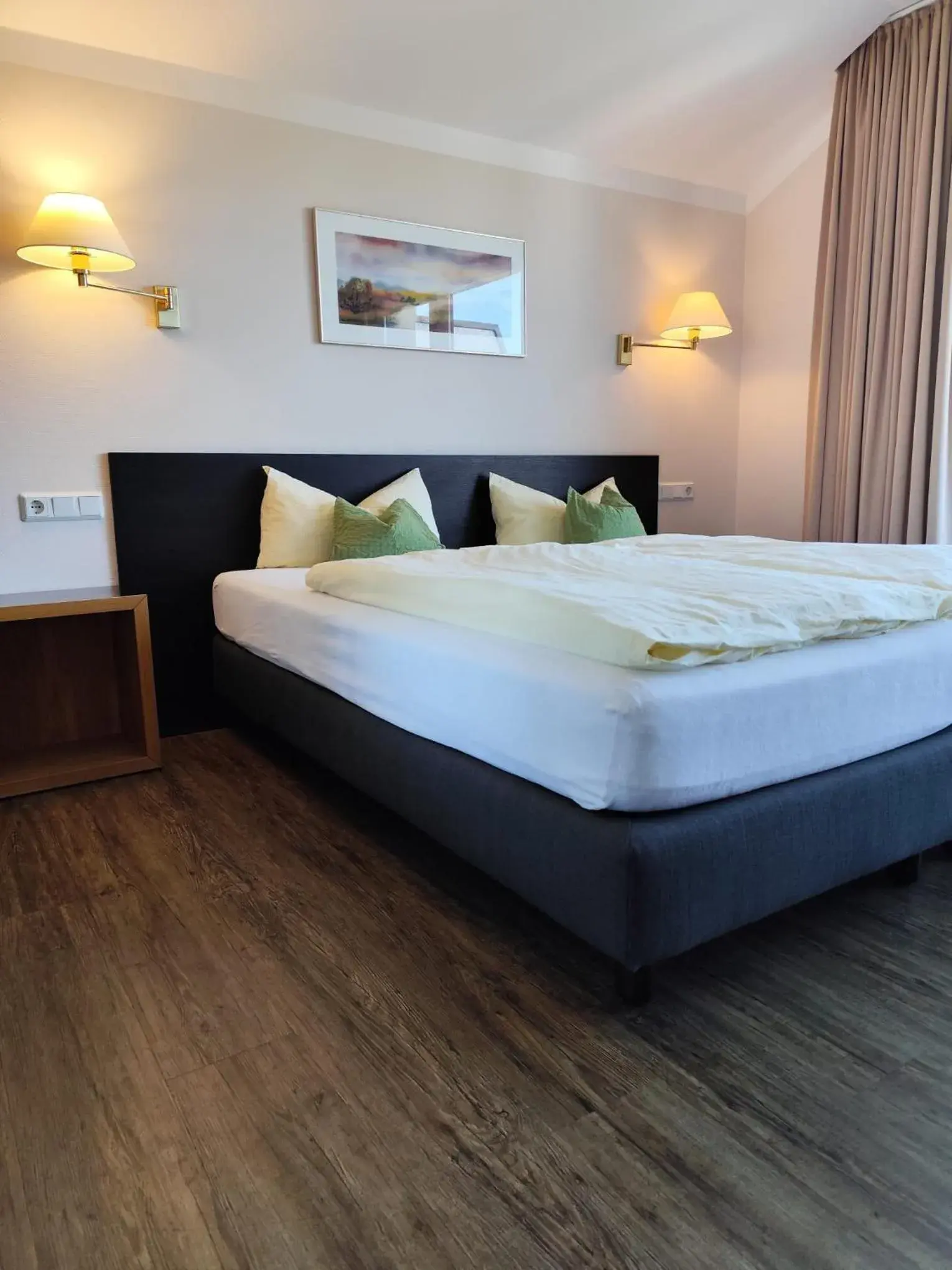 Double Room with Balcony in Garni Hotel & Ferienwohnungen Seeschlößchen Double Room with Balcony in Garni Hotel & Ferienwohnungen Seeschlößchen