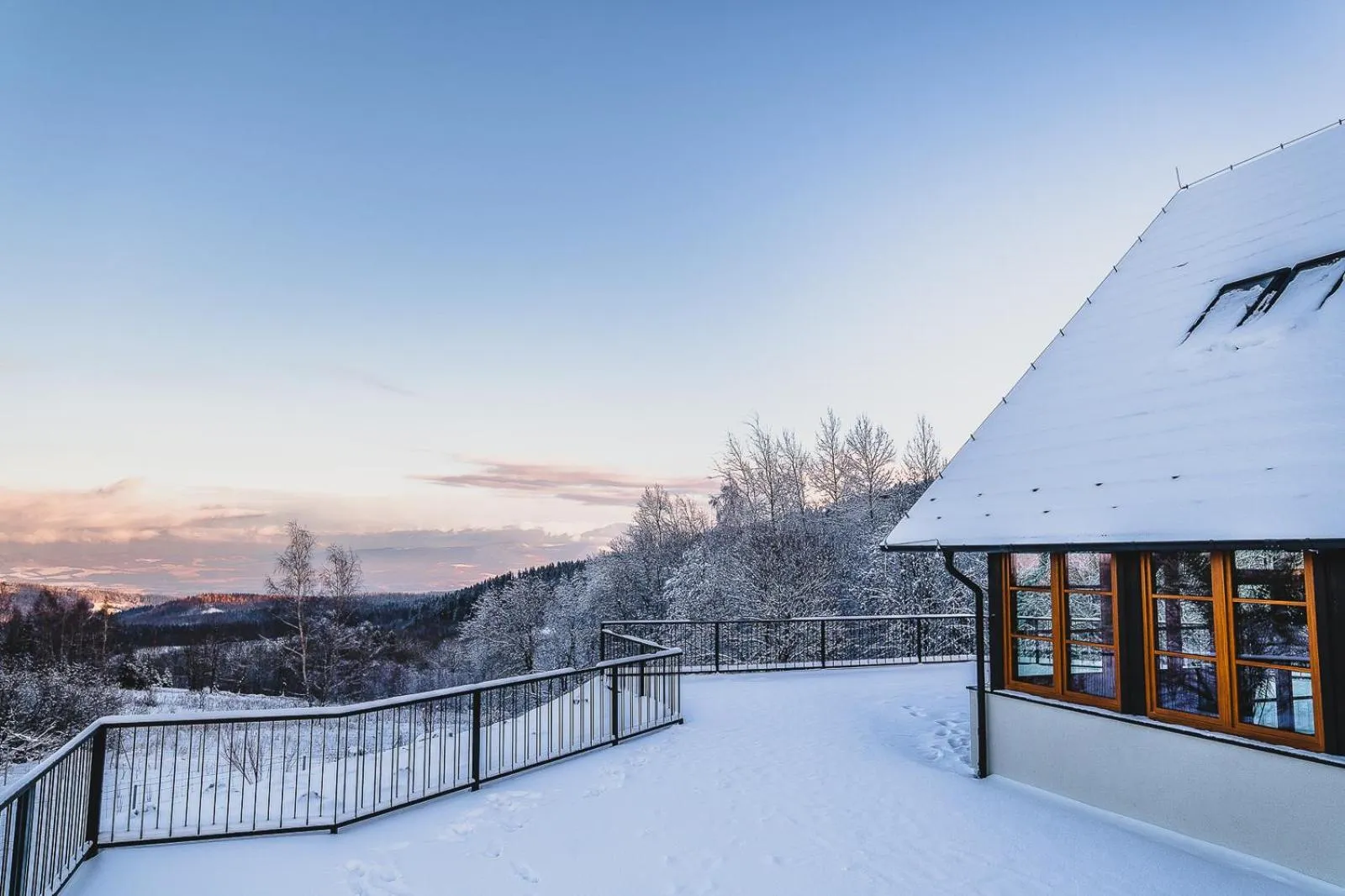 Property building in Owca z widokiem