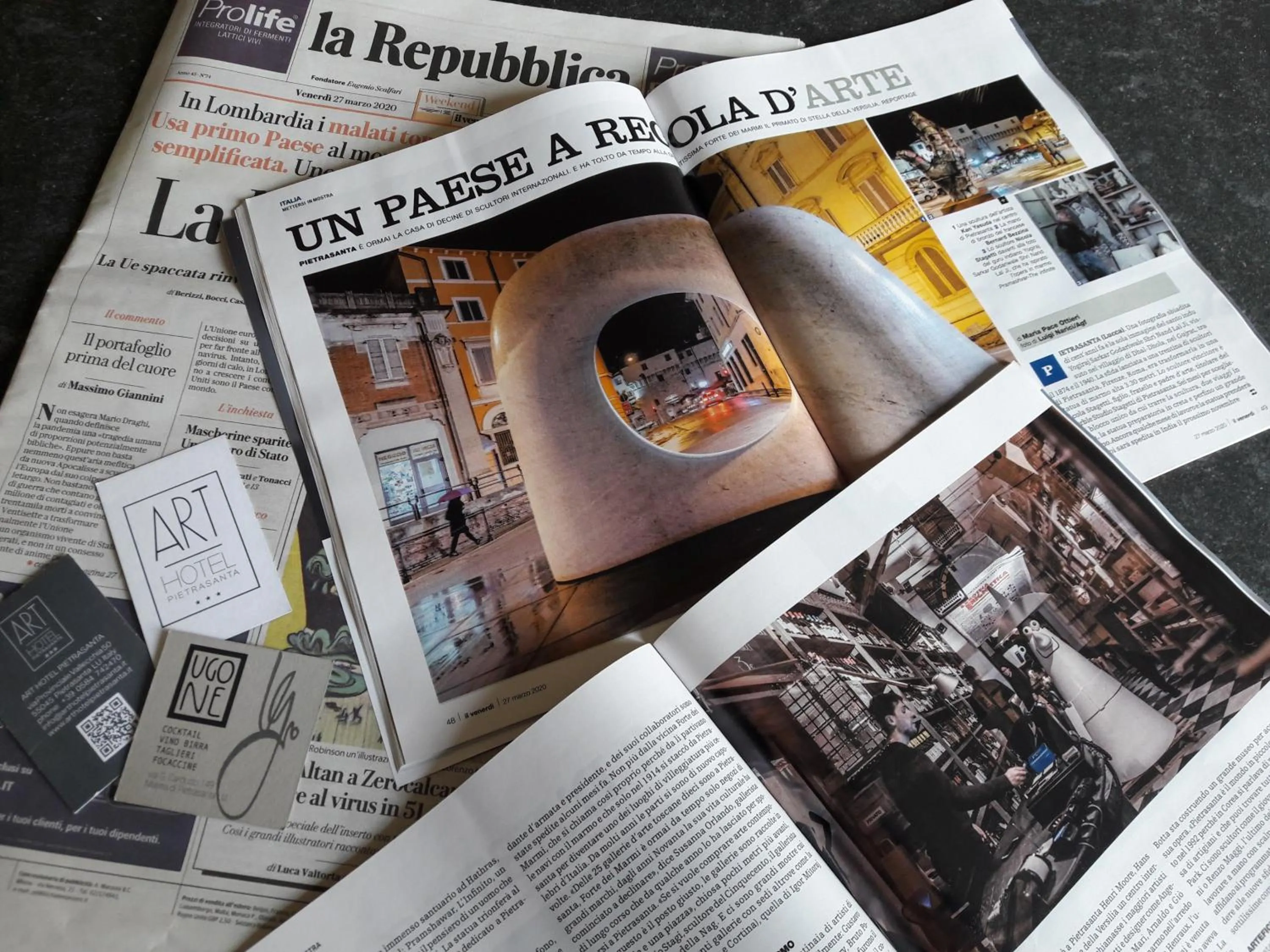 Library in Art Hotel Pietrasanta