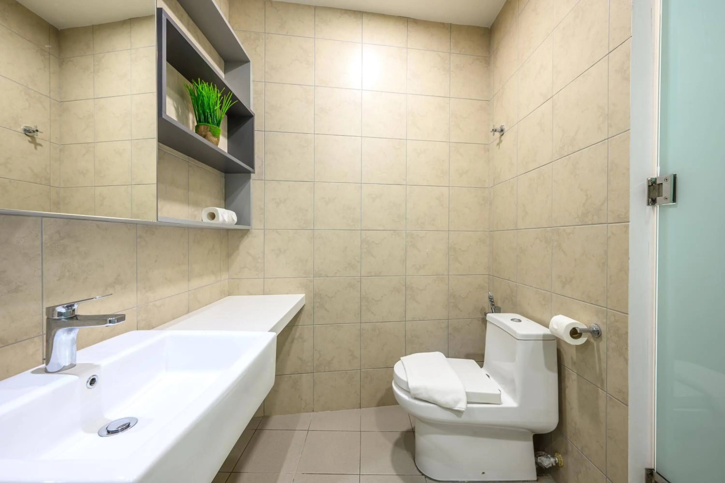 Toilet in Greystone Robertson Residence