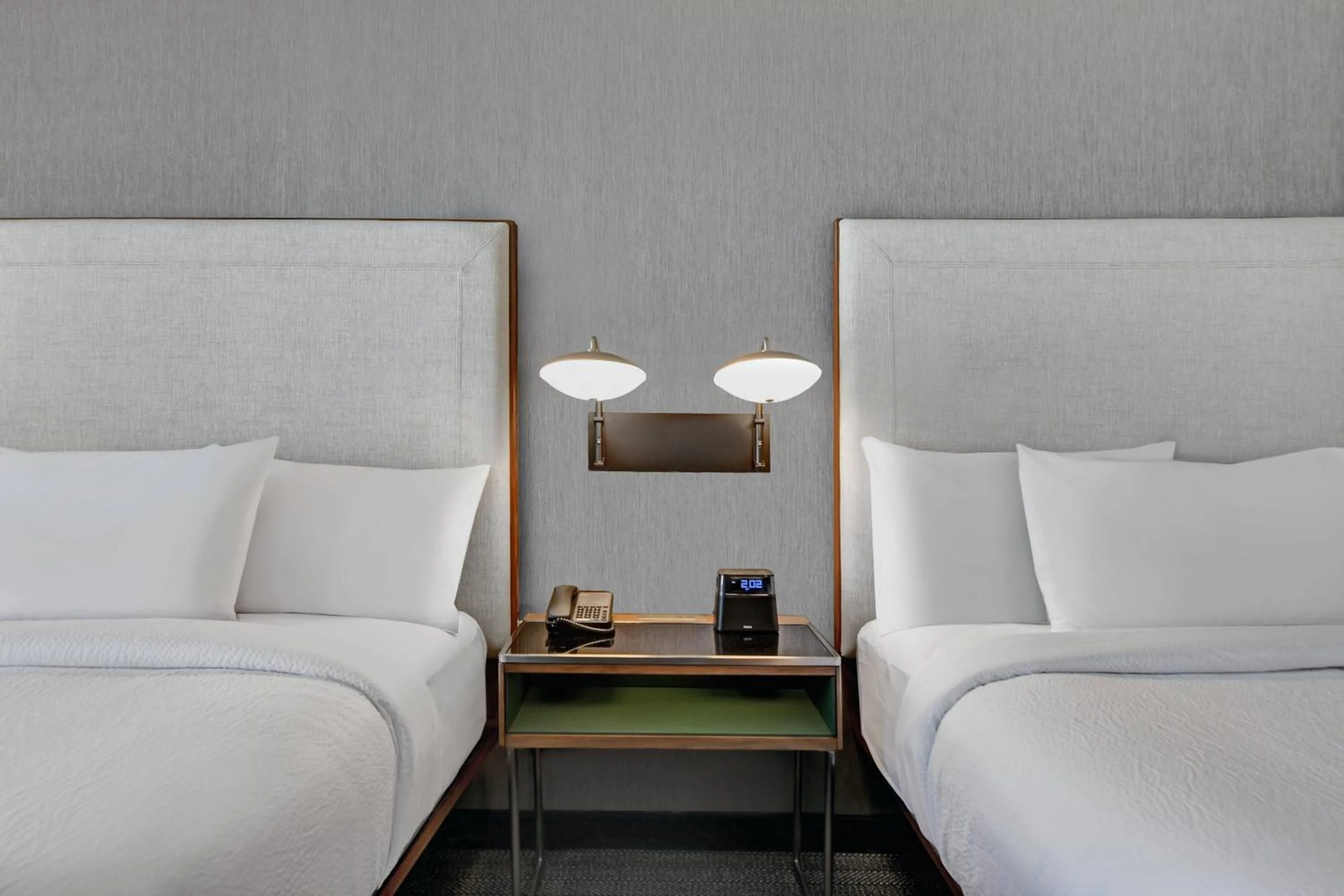 Photo of the whole room, Bed in Courtyard by Marriott Manhattan Aggieville