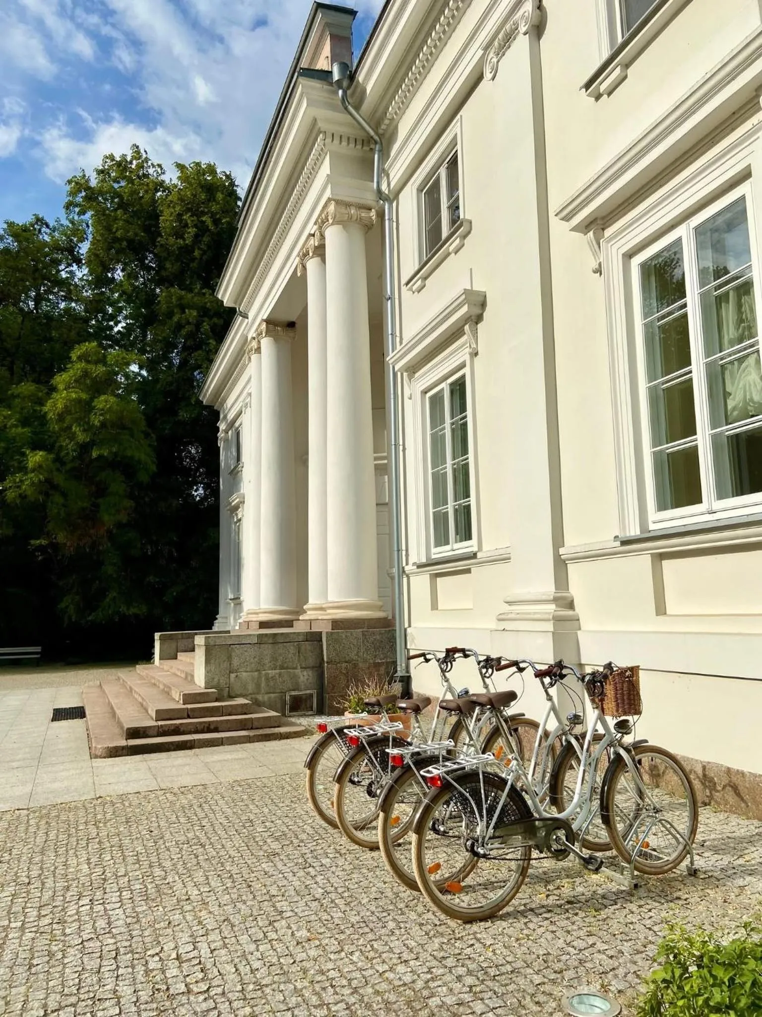 Cycling in Pałac Cieleśnica