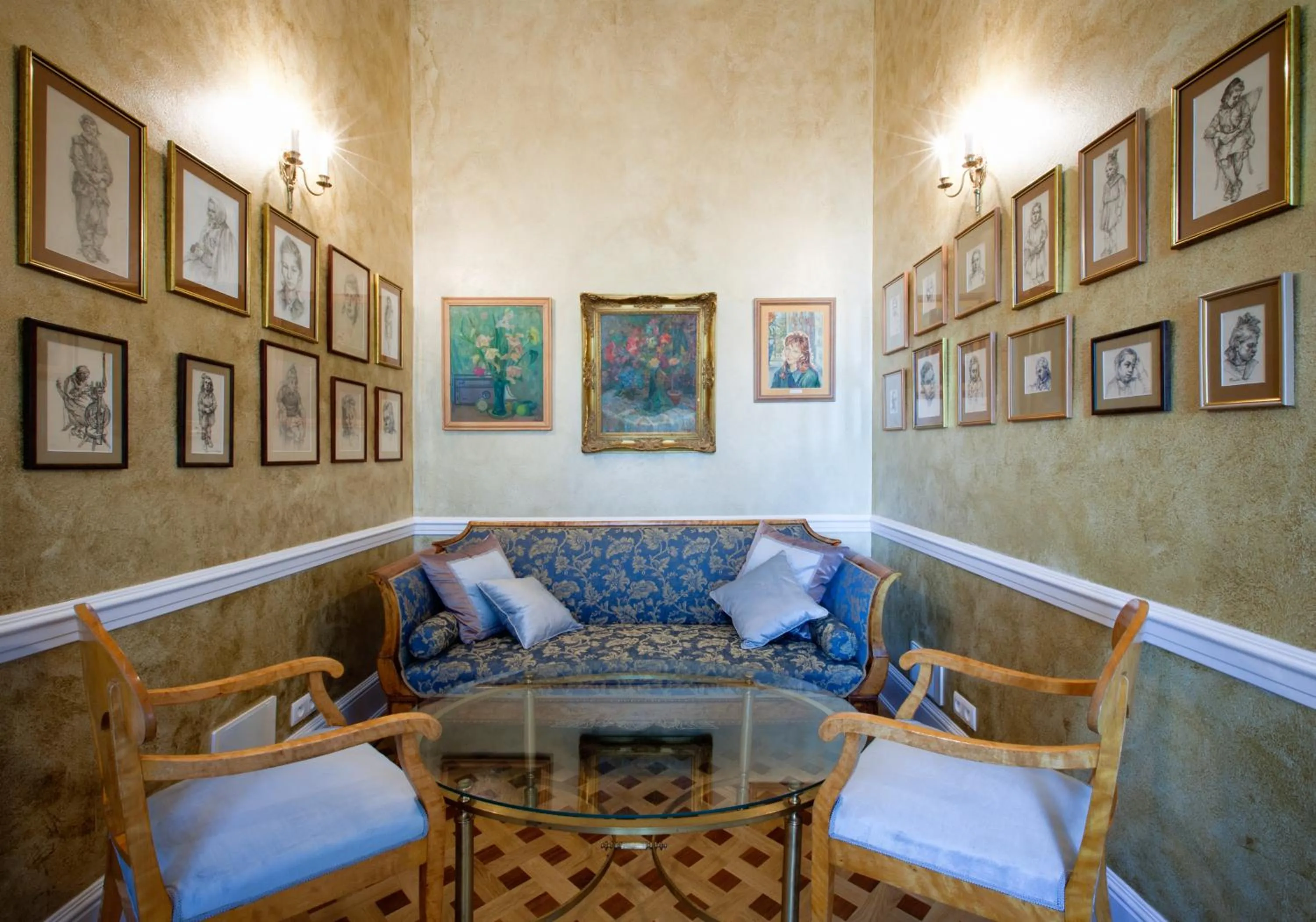 Communal lounge/ TV room in Pałac Cieleśnica