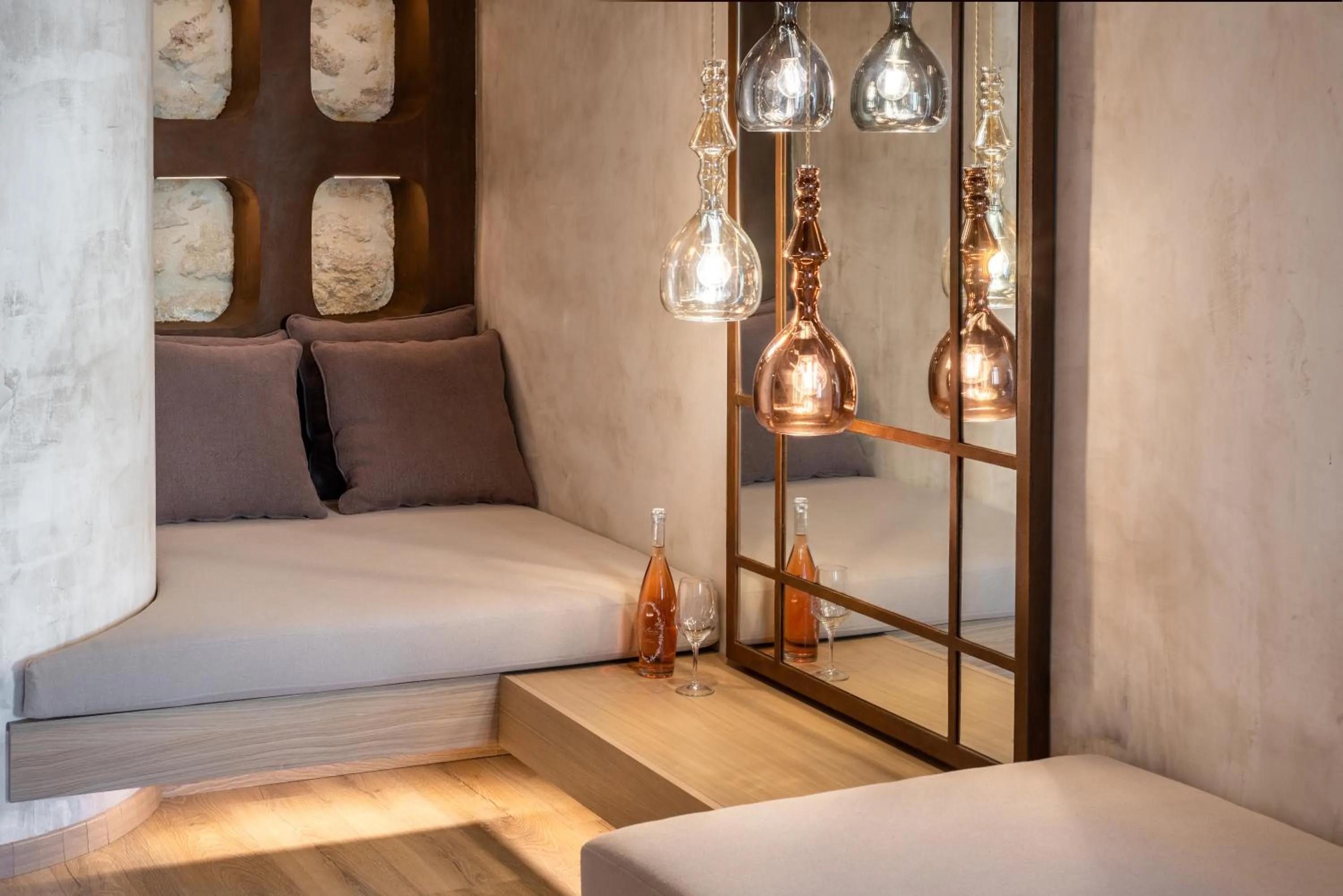 TV and multimedia, Bed in Inotropes Boutique Suites - Adults Only