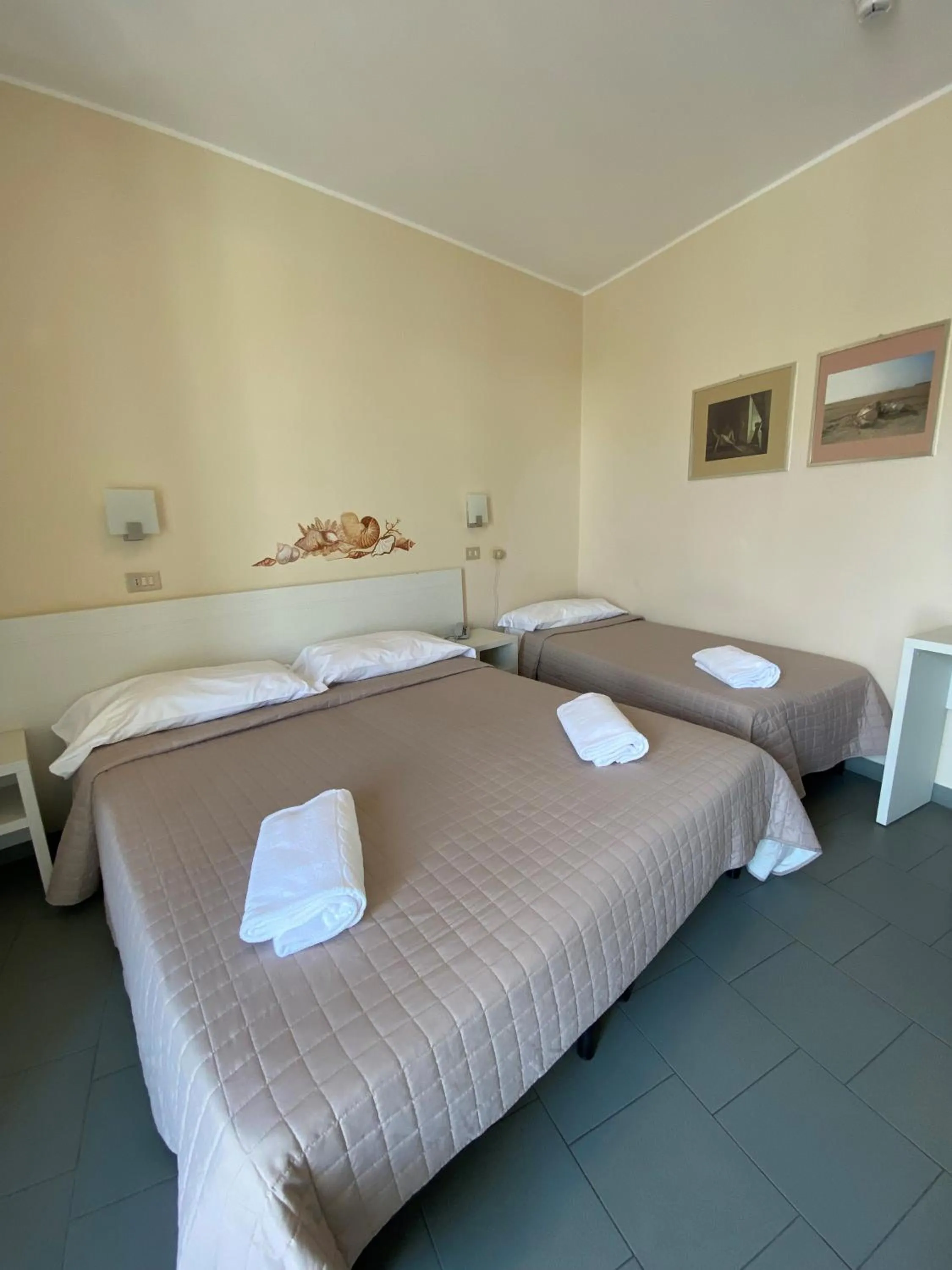 Bedroom, Bed in Hotel La Siesta