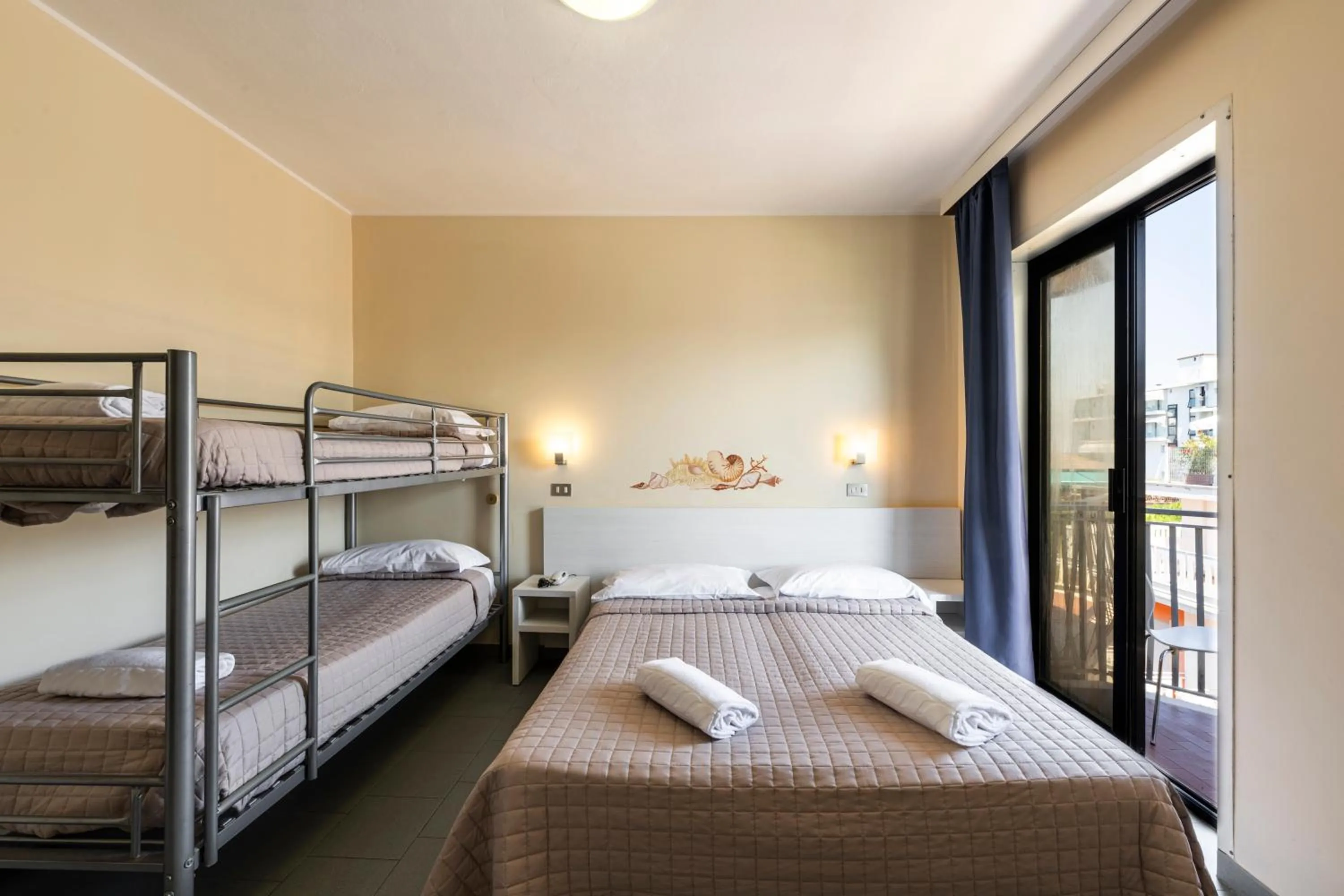 Bedroom, Bed in Hotel La Siesta