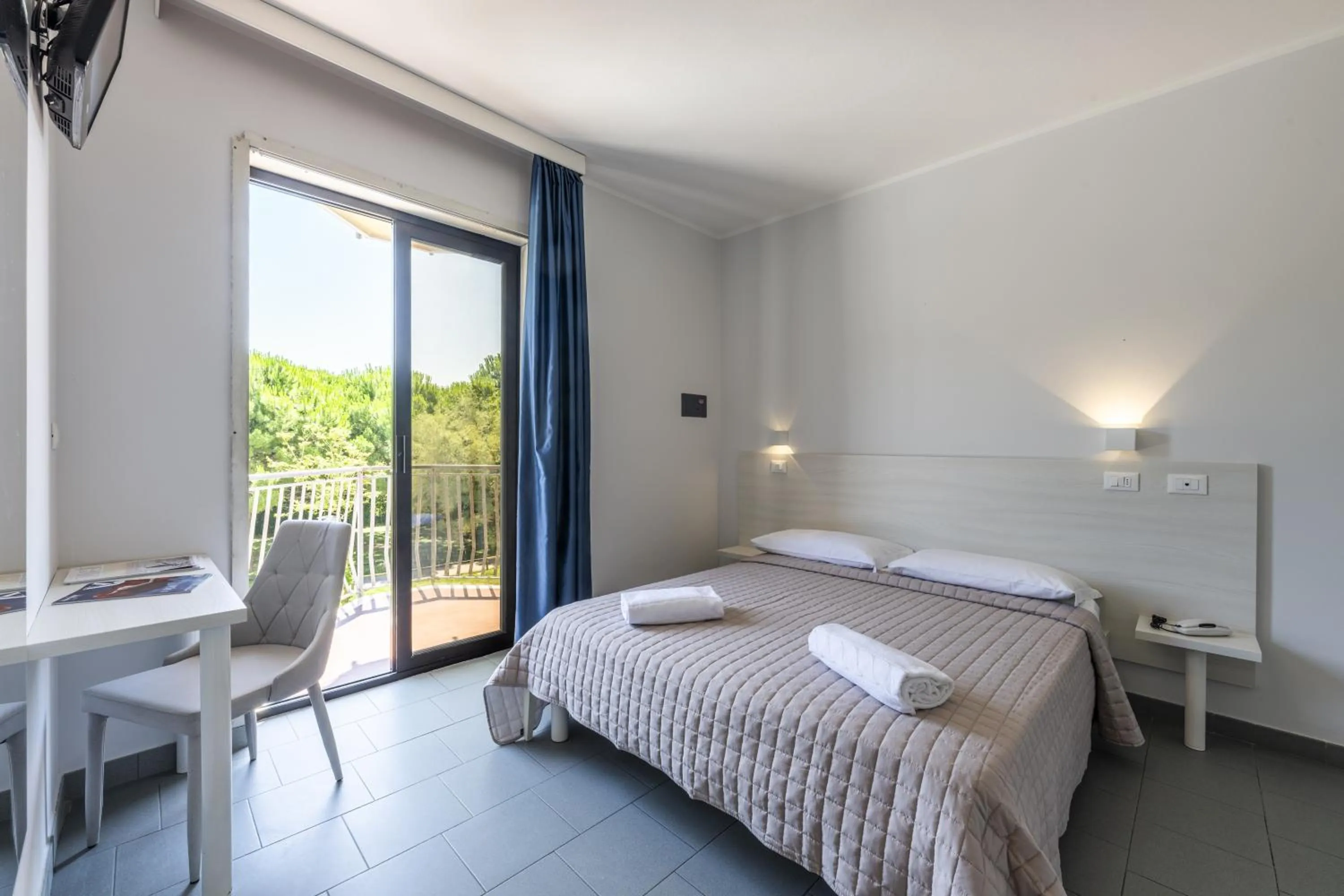 Bedroom, Bed in Hotel La Siesta