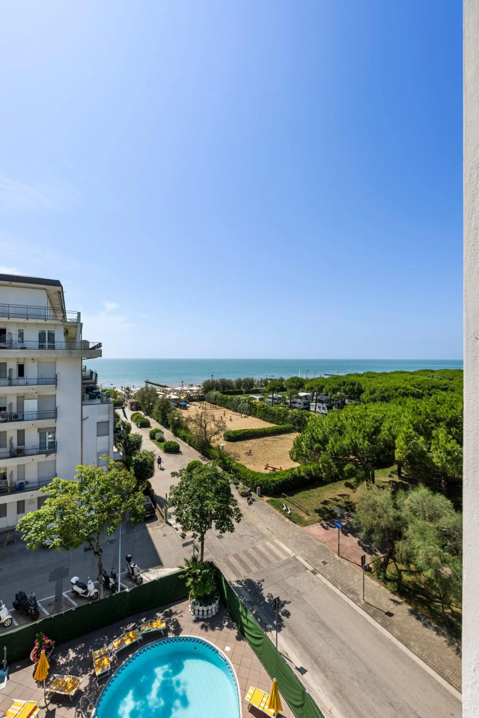 Pool view in Hotel La Siesta