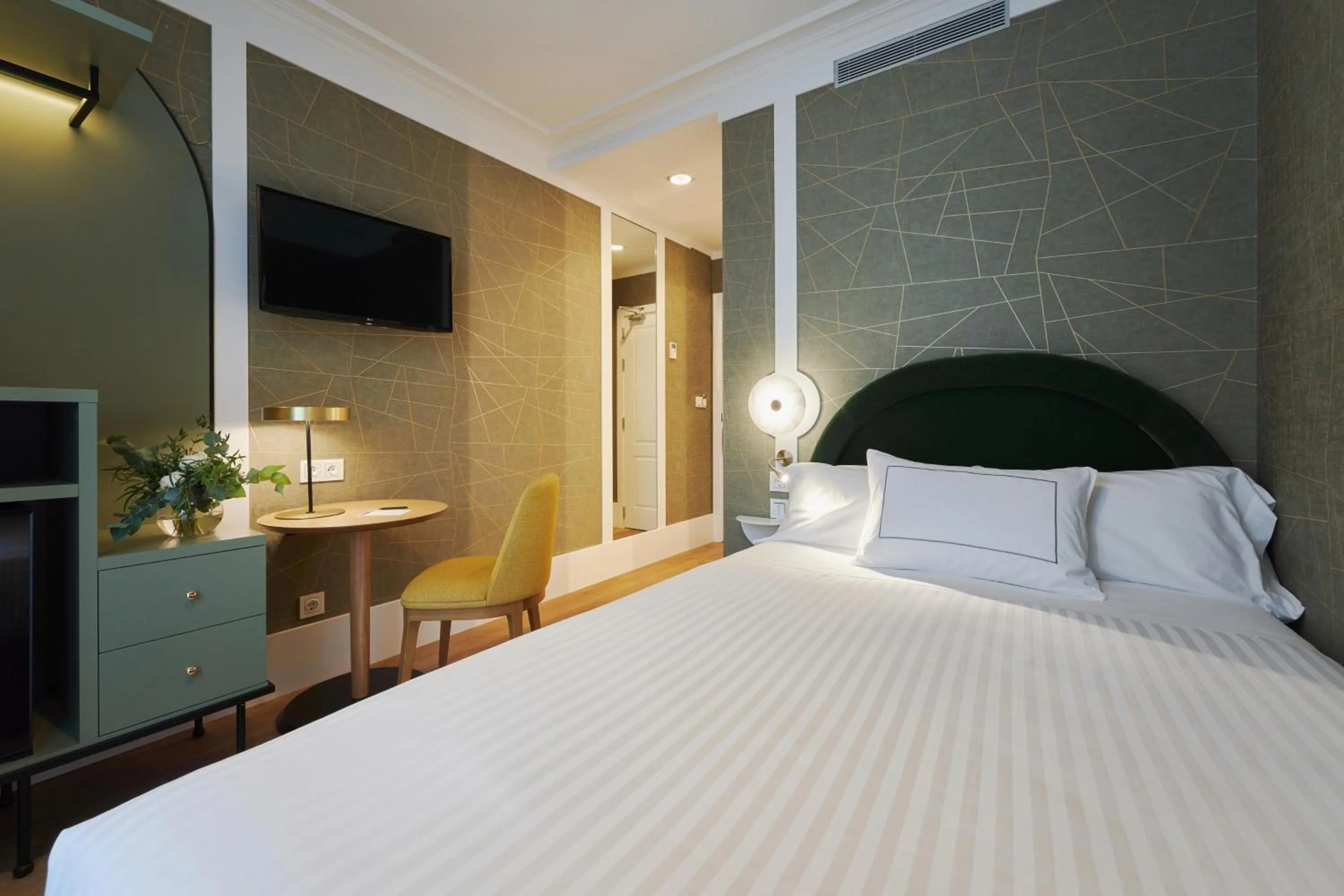 Bed in Intelier Villa Katalina