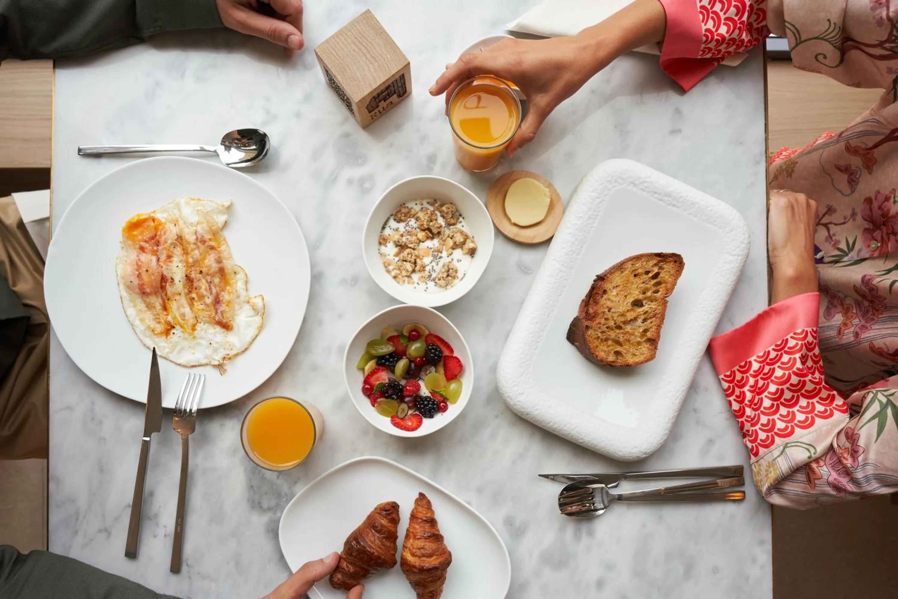 Restaurant/places to eat in Intelier Villa Katalina