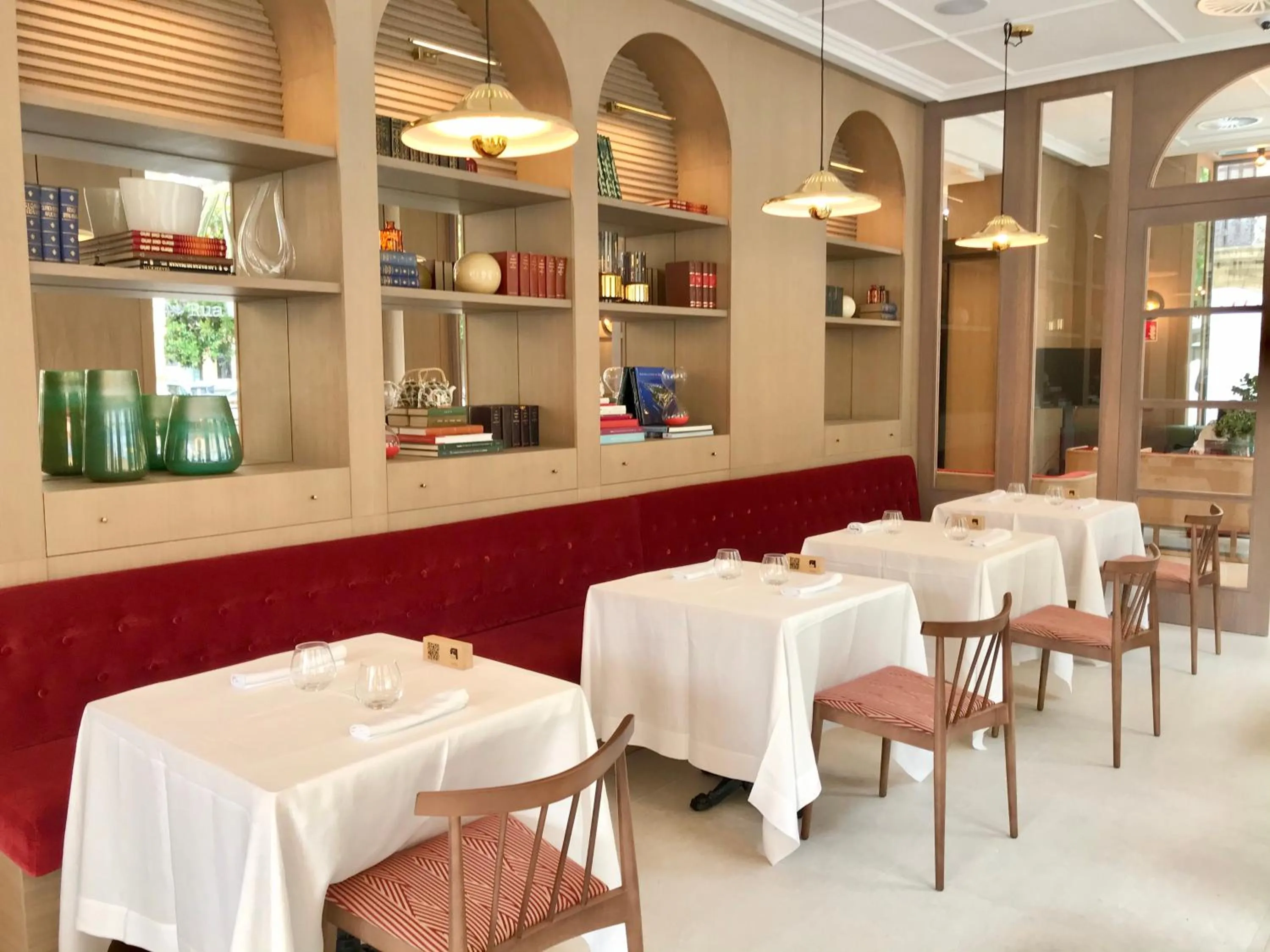 Restaurant/places to eat in Intelier Villa Katalina