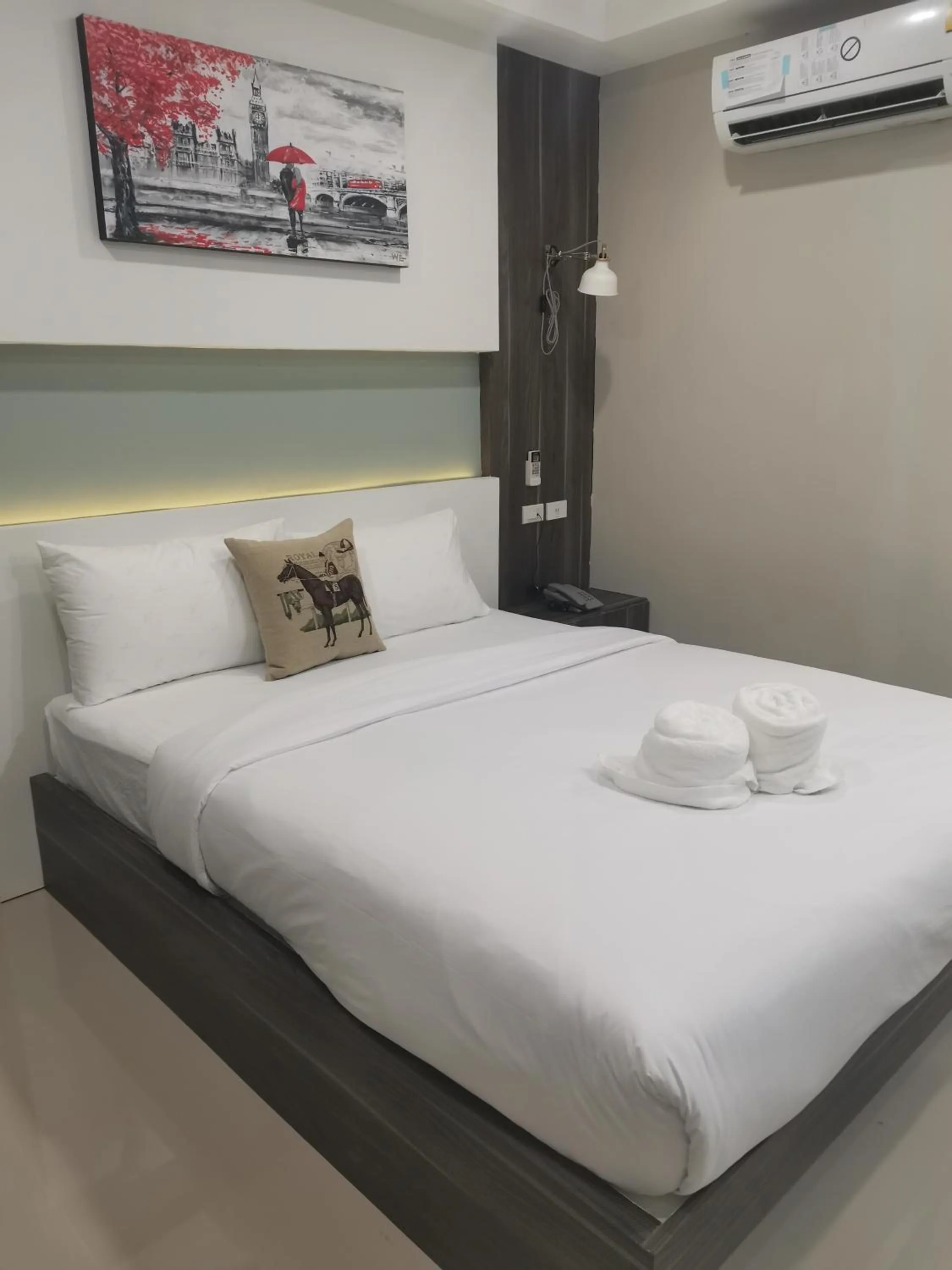 Bed in We Resident Hotel