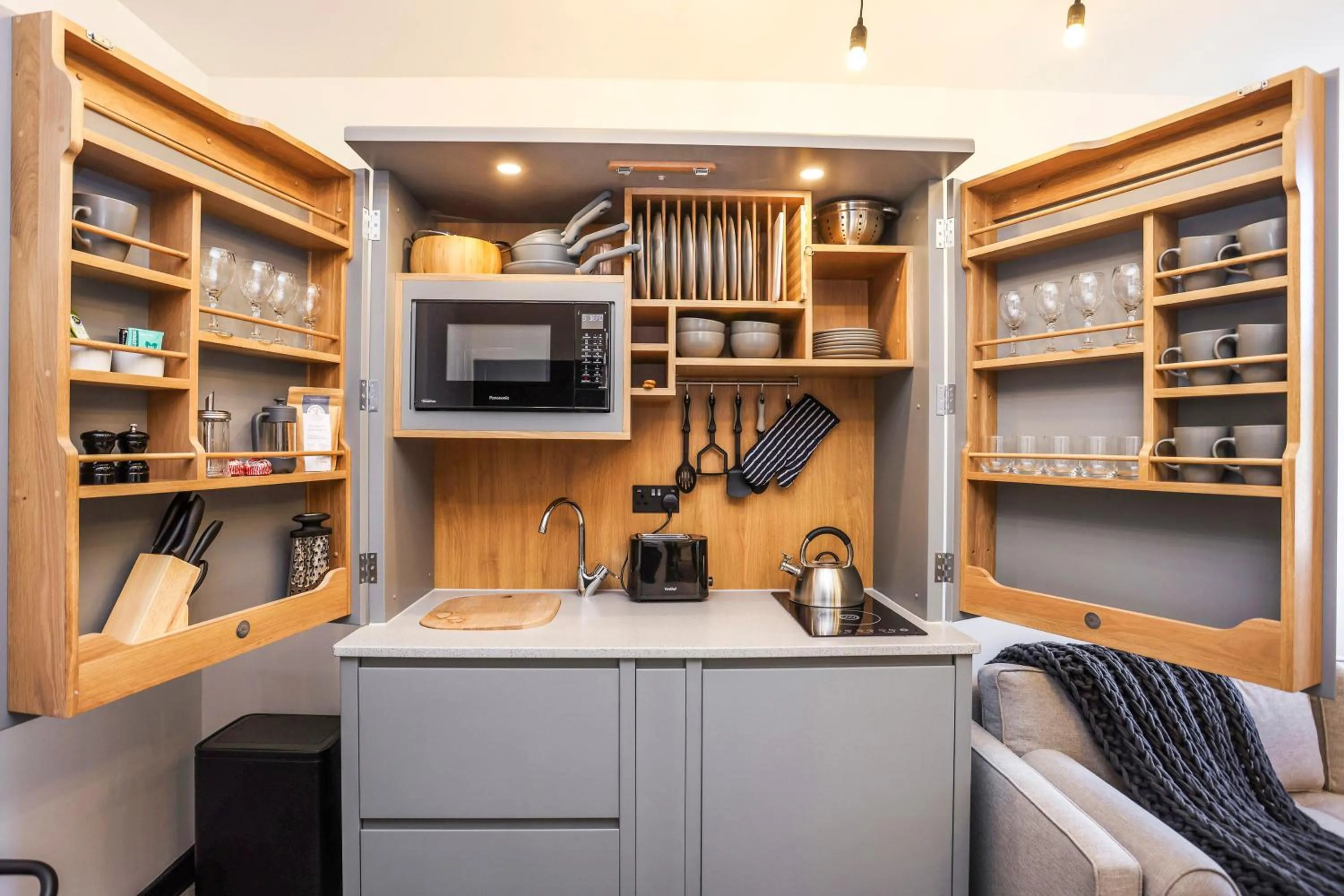 Kitchen or kitchenette in The Brewers Rooms Contemporary Aparthotel