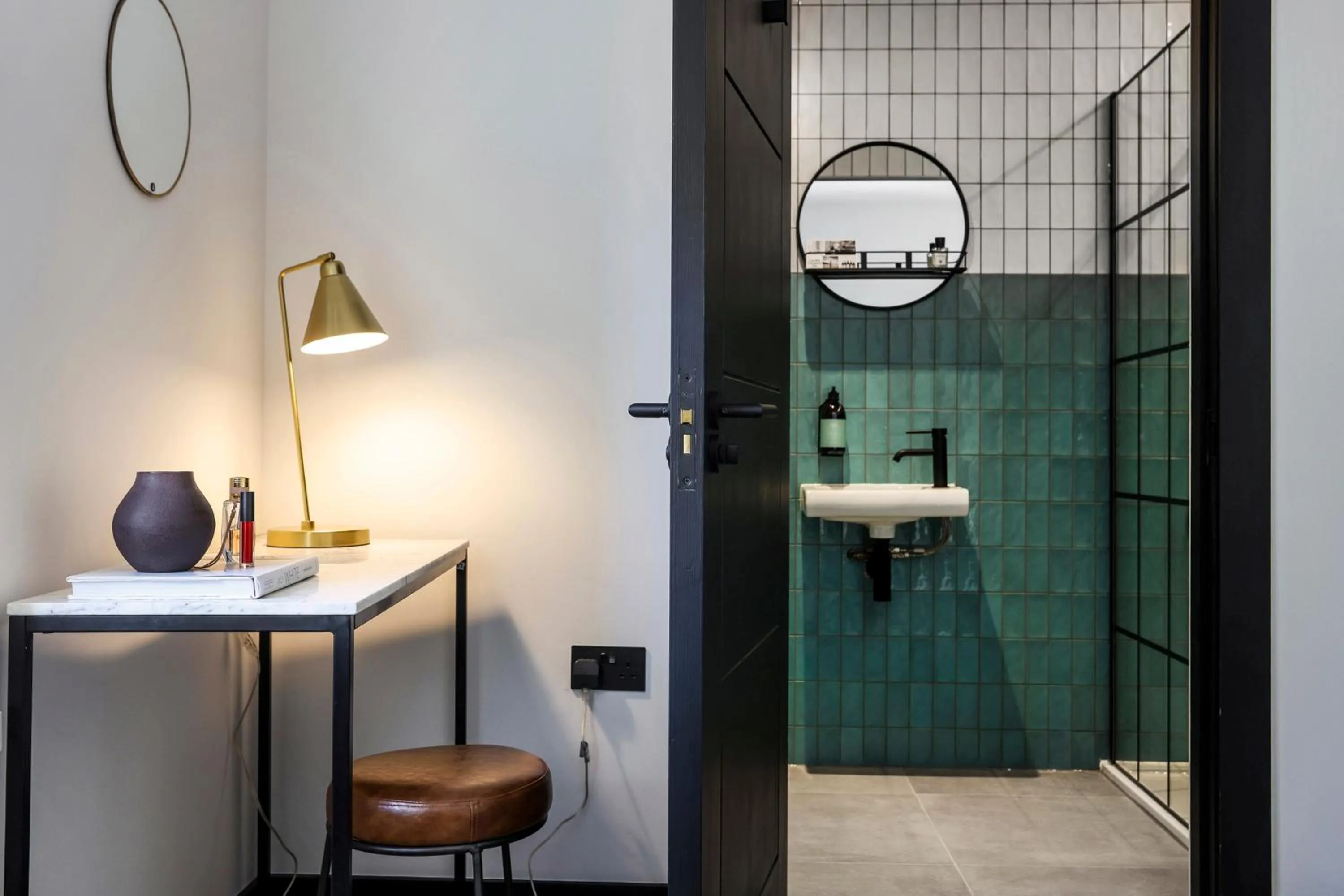 Bathroom in The Brewers Rooms Contemporary Aparthotel