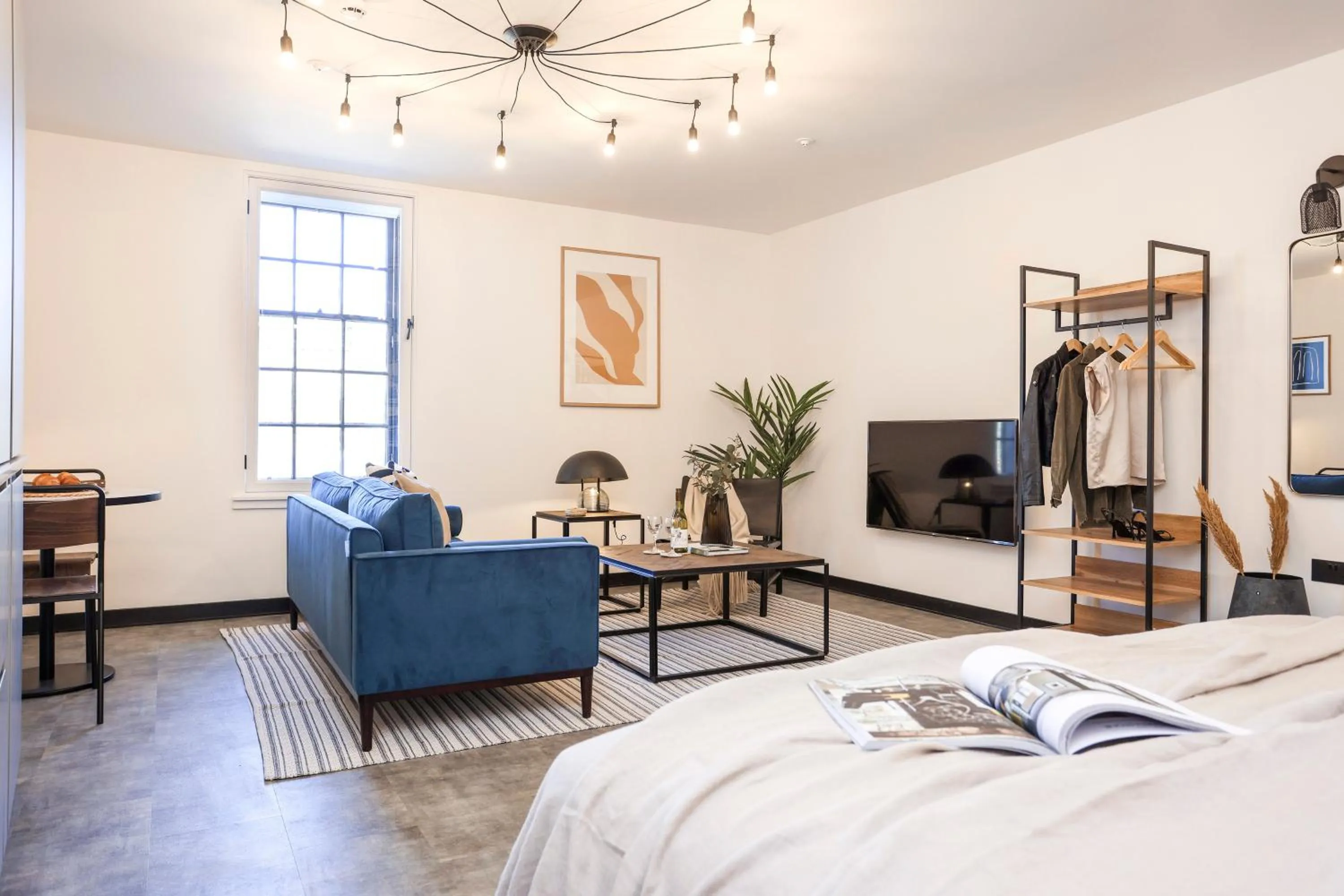 Living room, Bed in The Brewers Rooms Contemporary Aparthotel