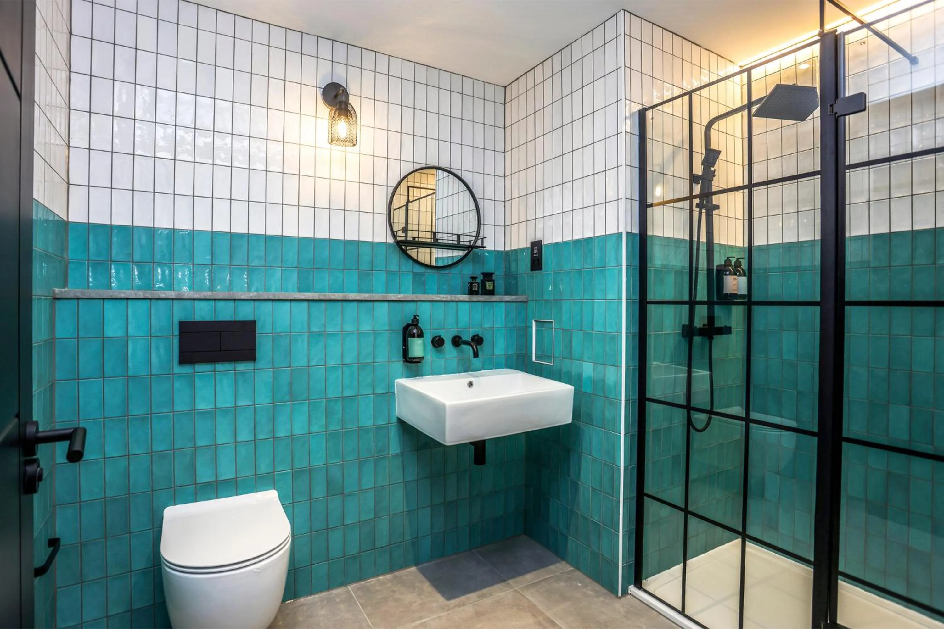 Bathroom in The Brewers Rooms Contemporary Aparthotel