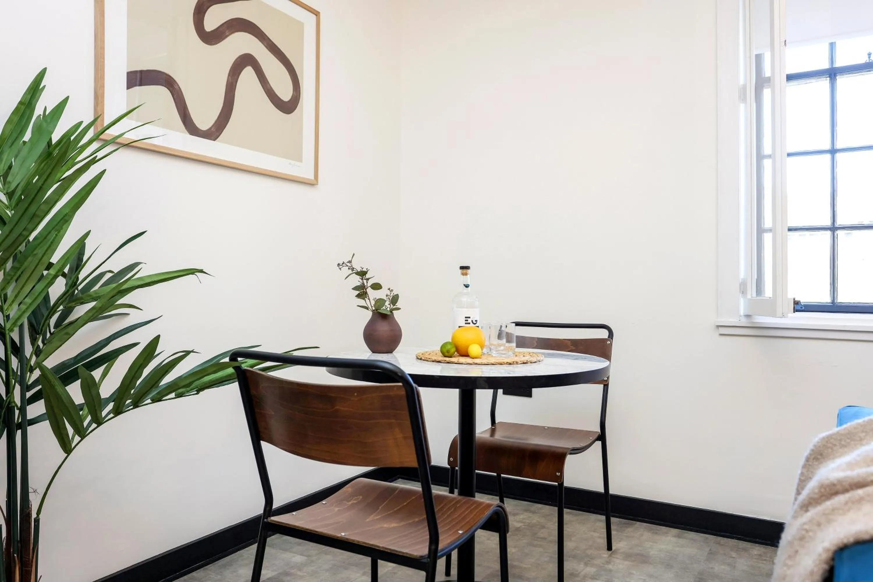 Dining area in The Brewers Rooms Contemporary Aparthotel