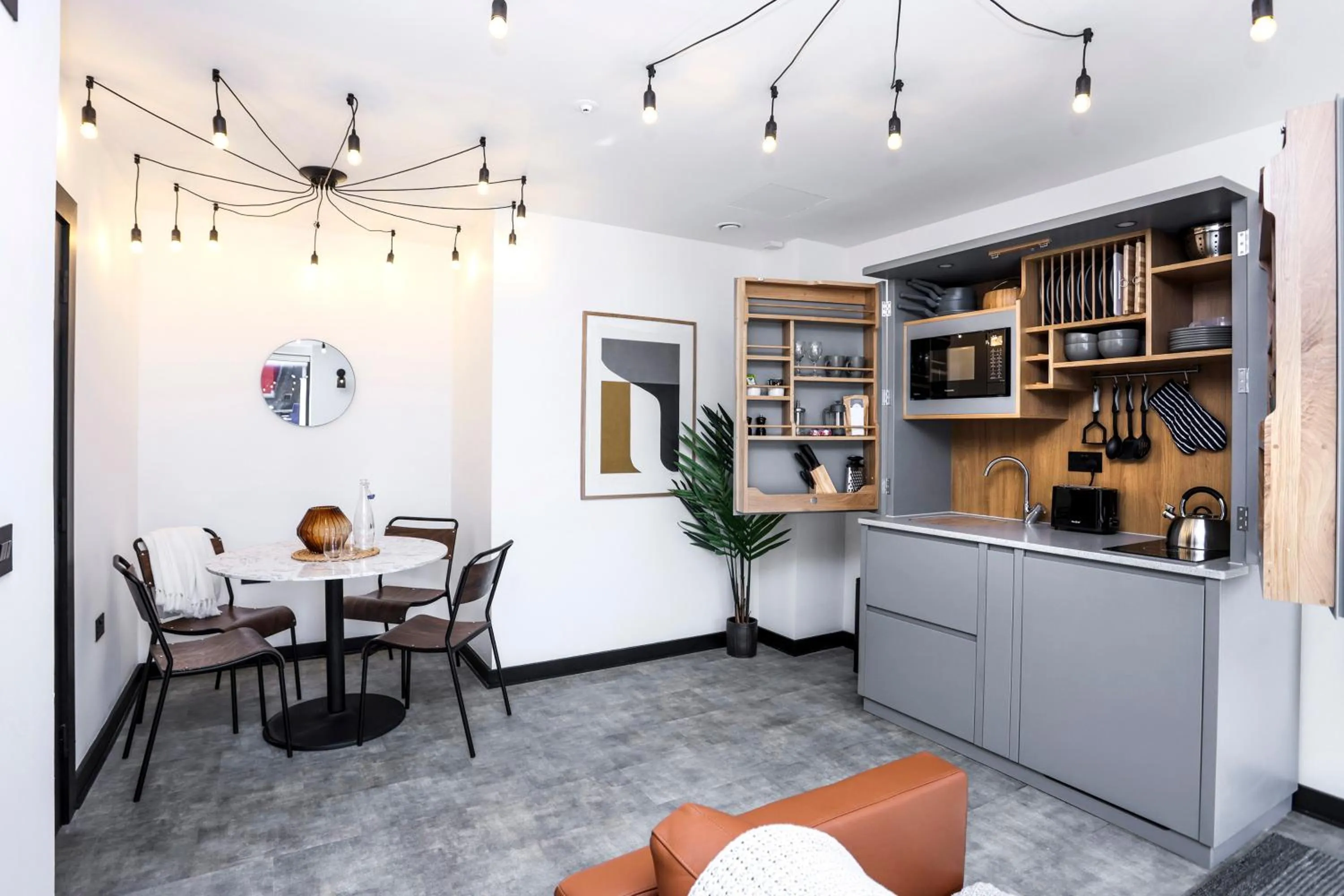 Kitchen or kitchenette in The Brewers Rooms Contemporary Aparthotel